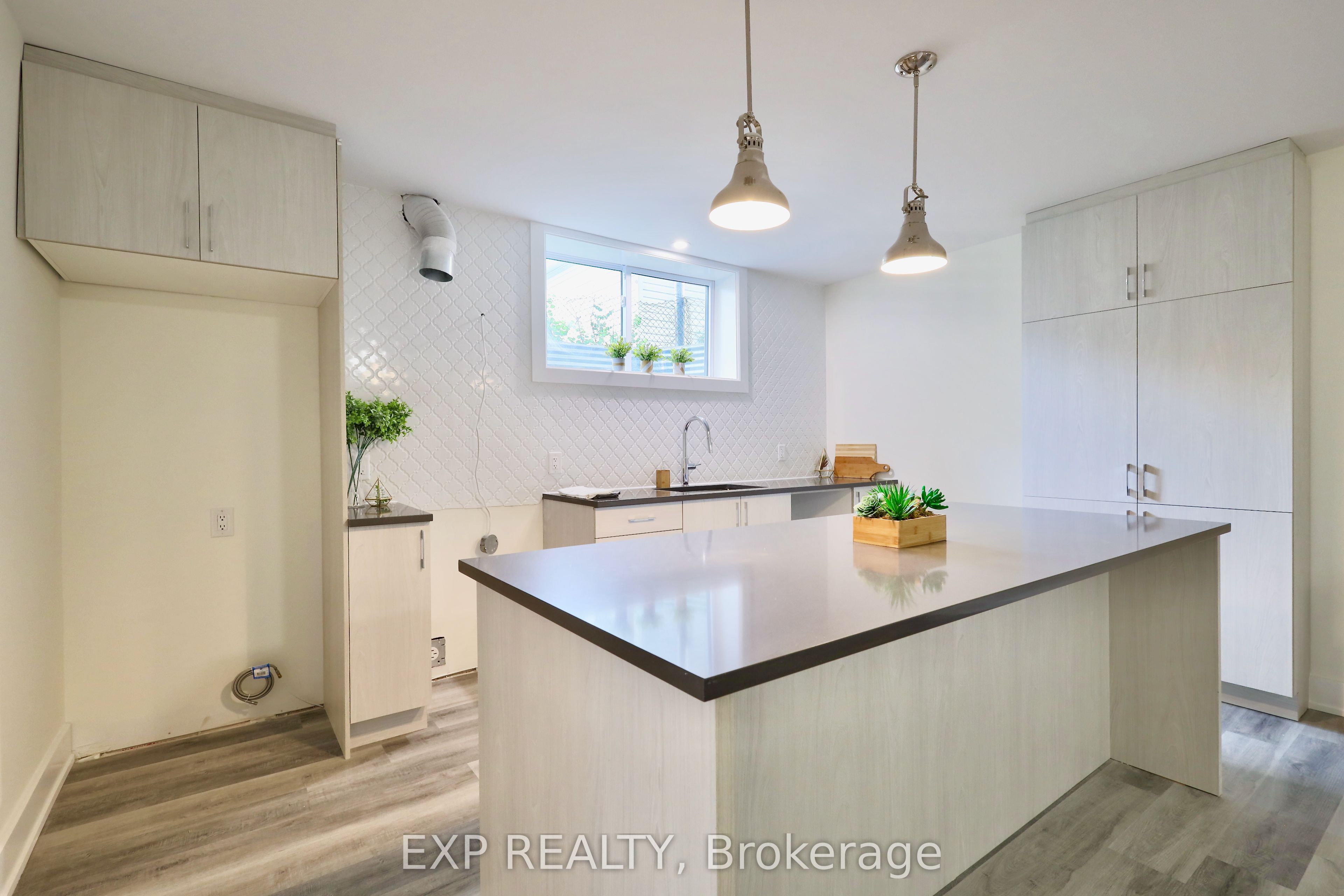 12 Sylvester Street B Property Photo 6