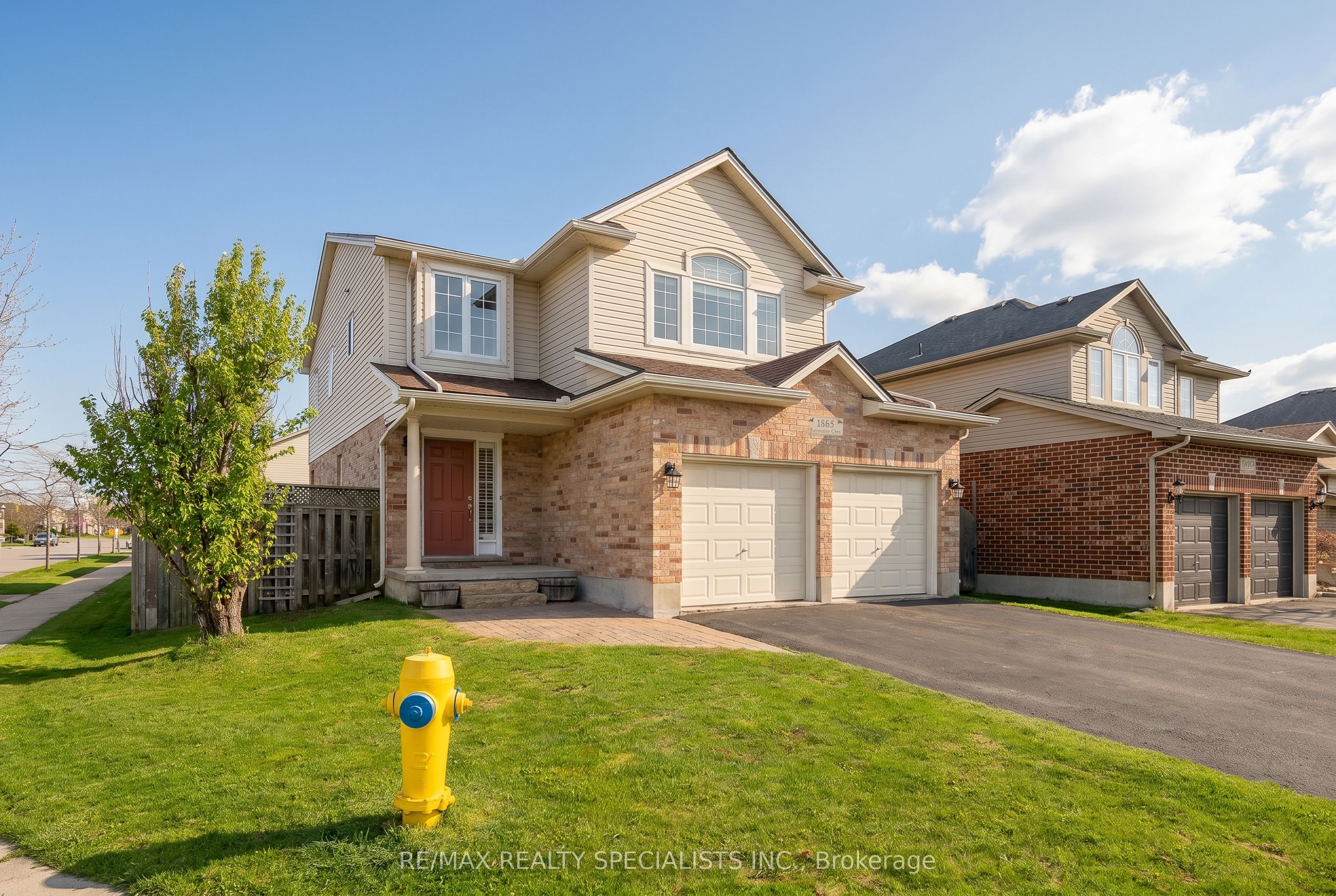 1865 Bayswater Crescent Property Photo 3
