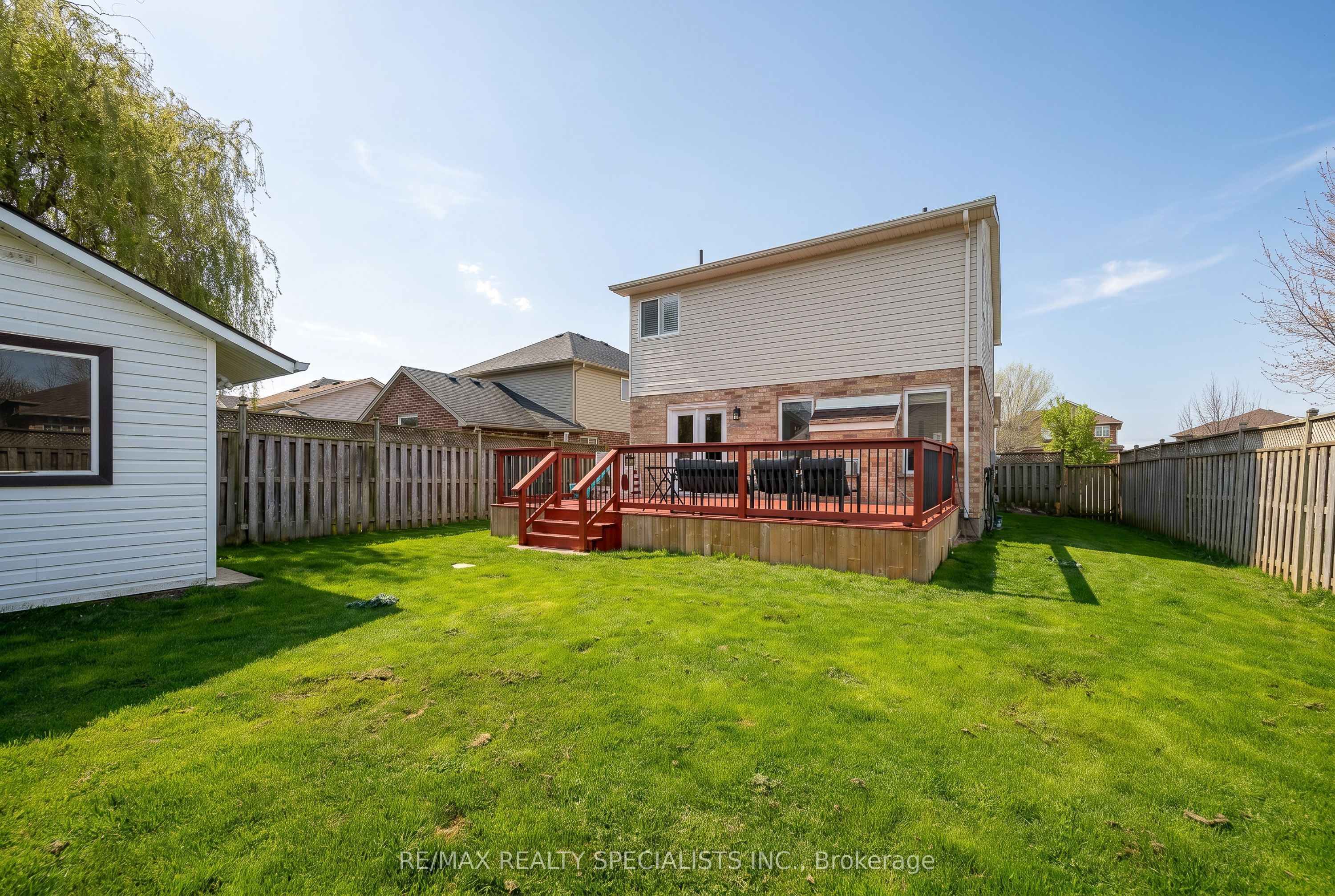 1865 Bayswater Crescent Property Photo 4