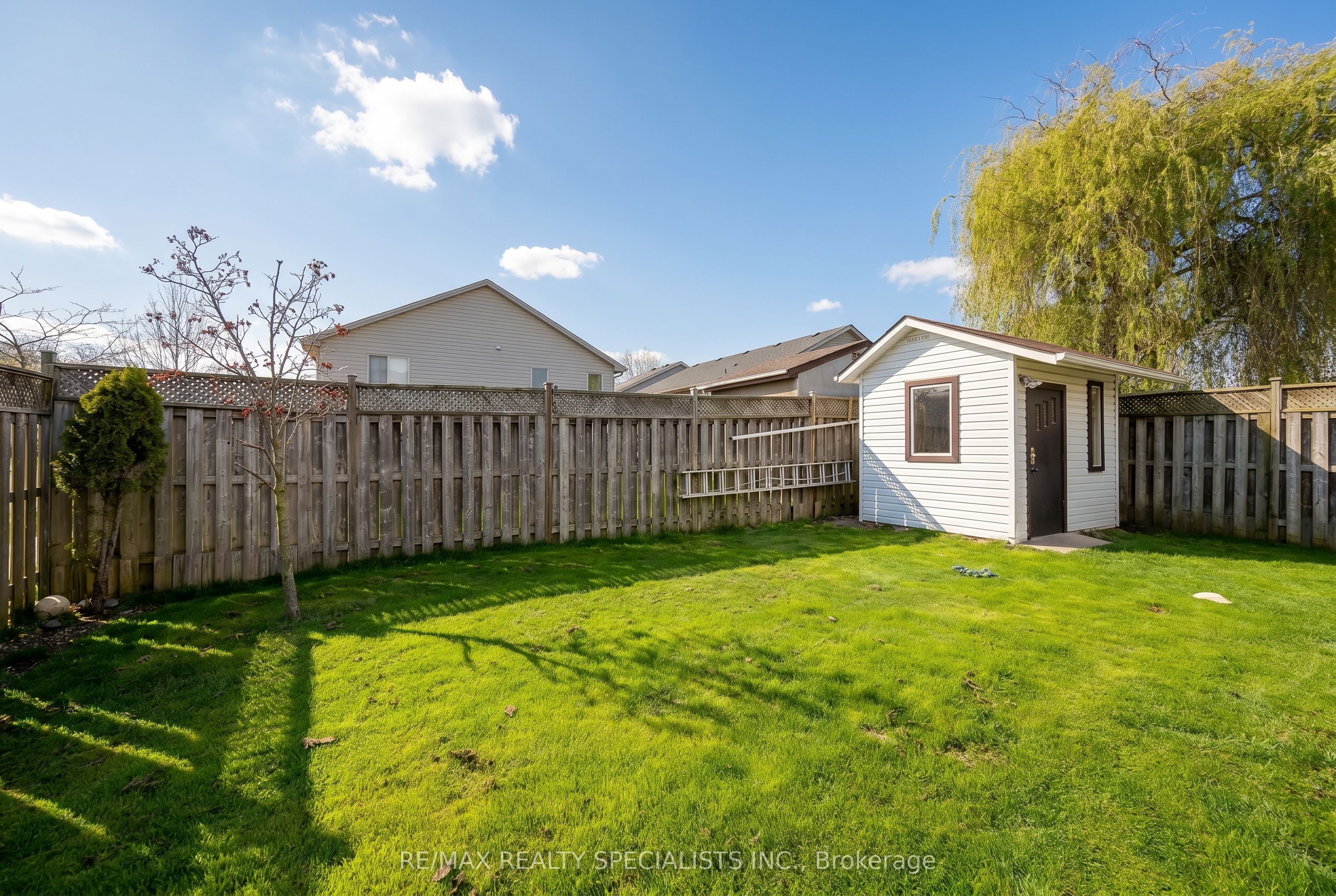 1865 Bayswater Crescent Property Photo 7