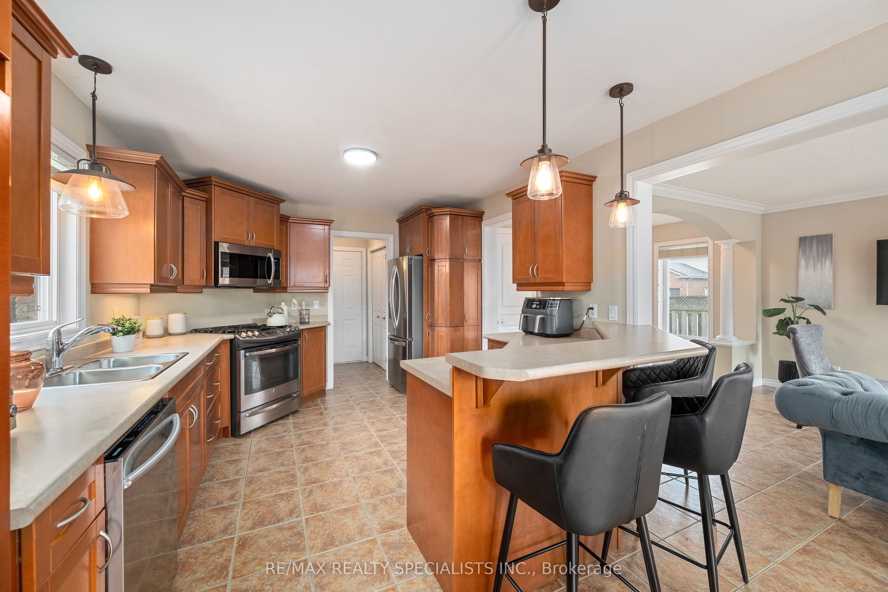 1865 Bayswater Crescent Property Photo 16