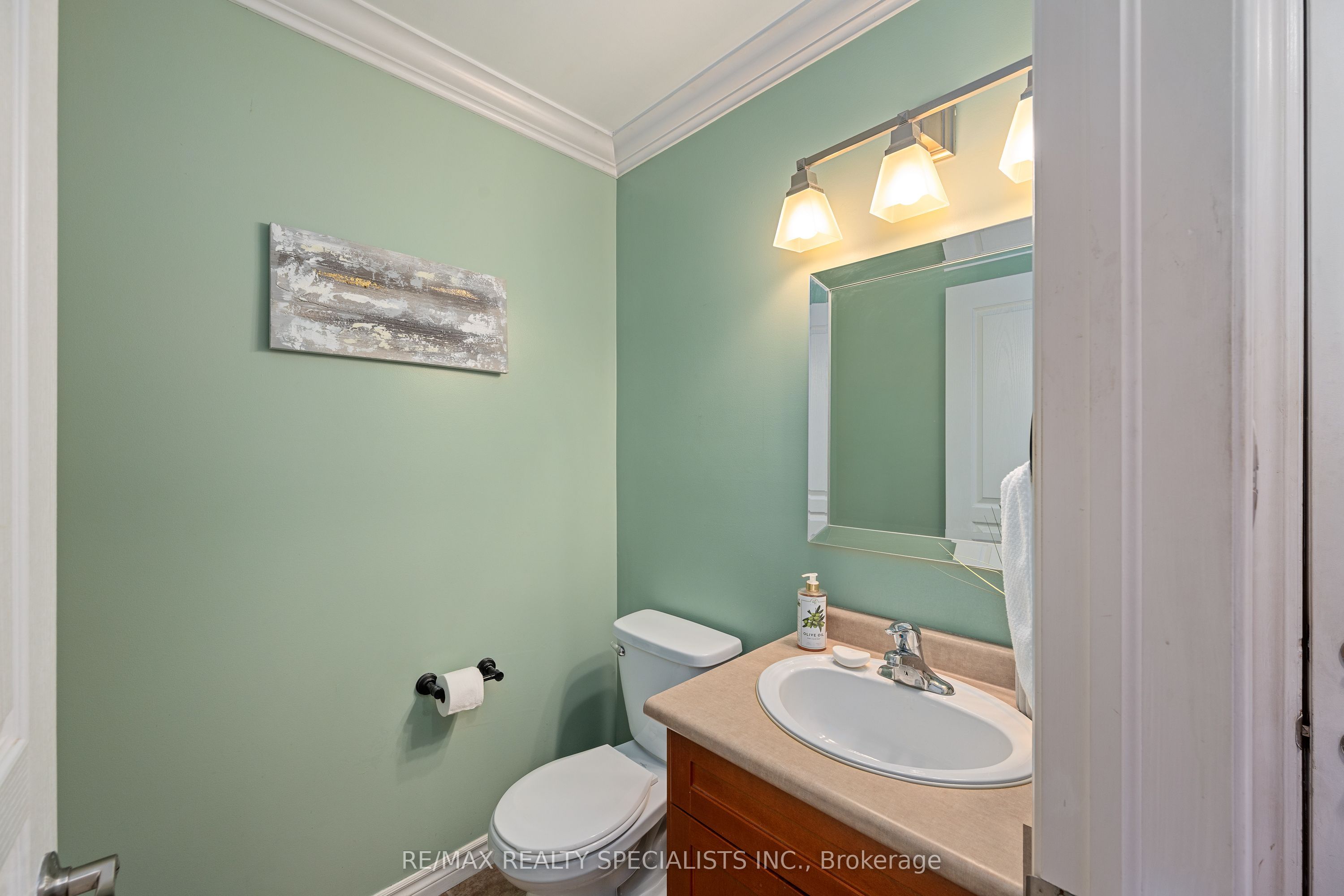 1865 Bayswater Crescent Property Photo 20