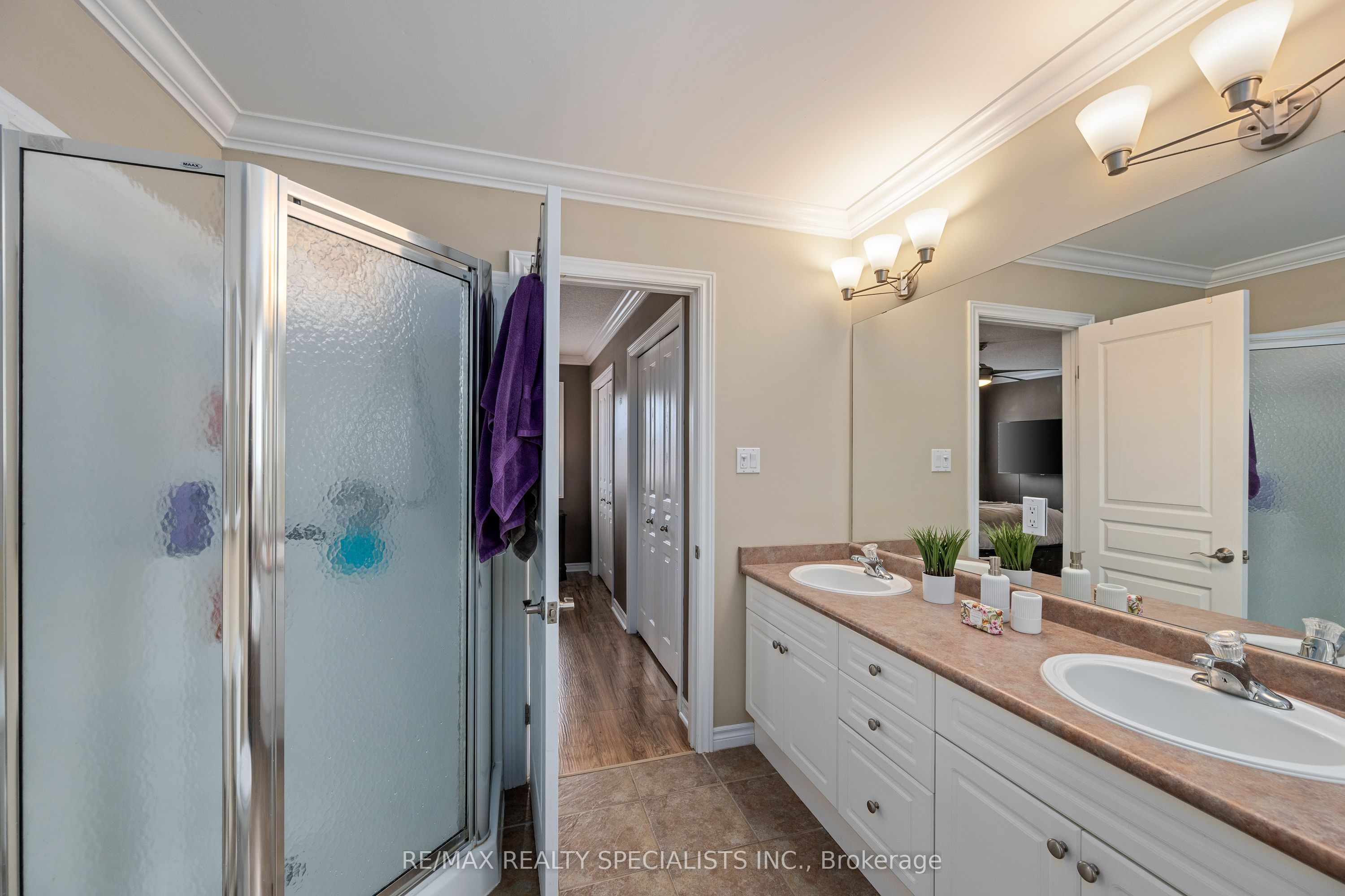 1865 Bayswater Crescent Property Photo 28