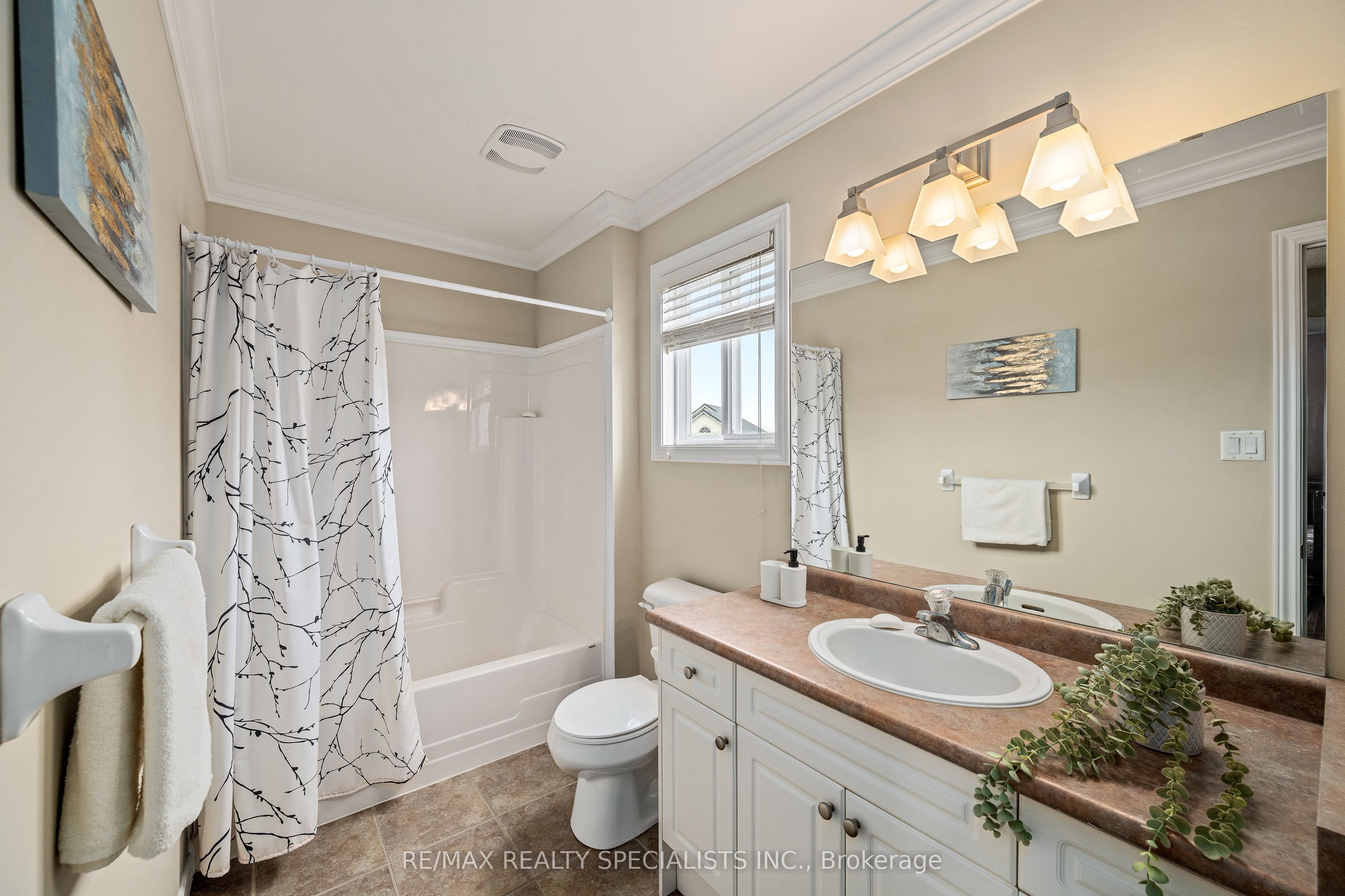 1865 Bayswater Crescent Property Photo 31