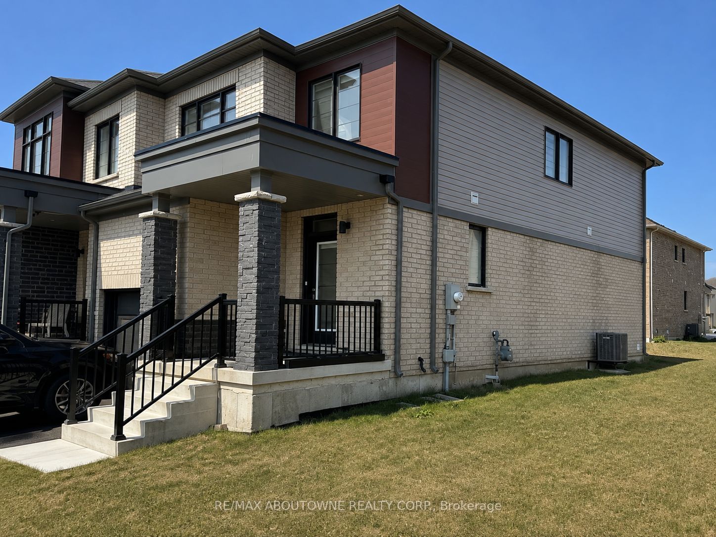 94 Granville Crescent Property Photo 2