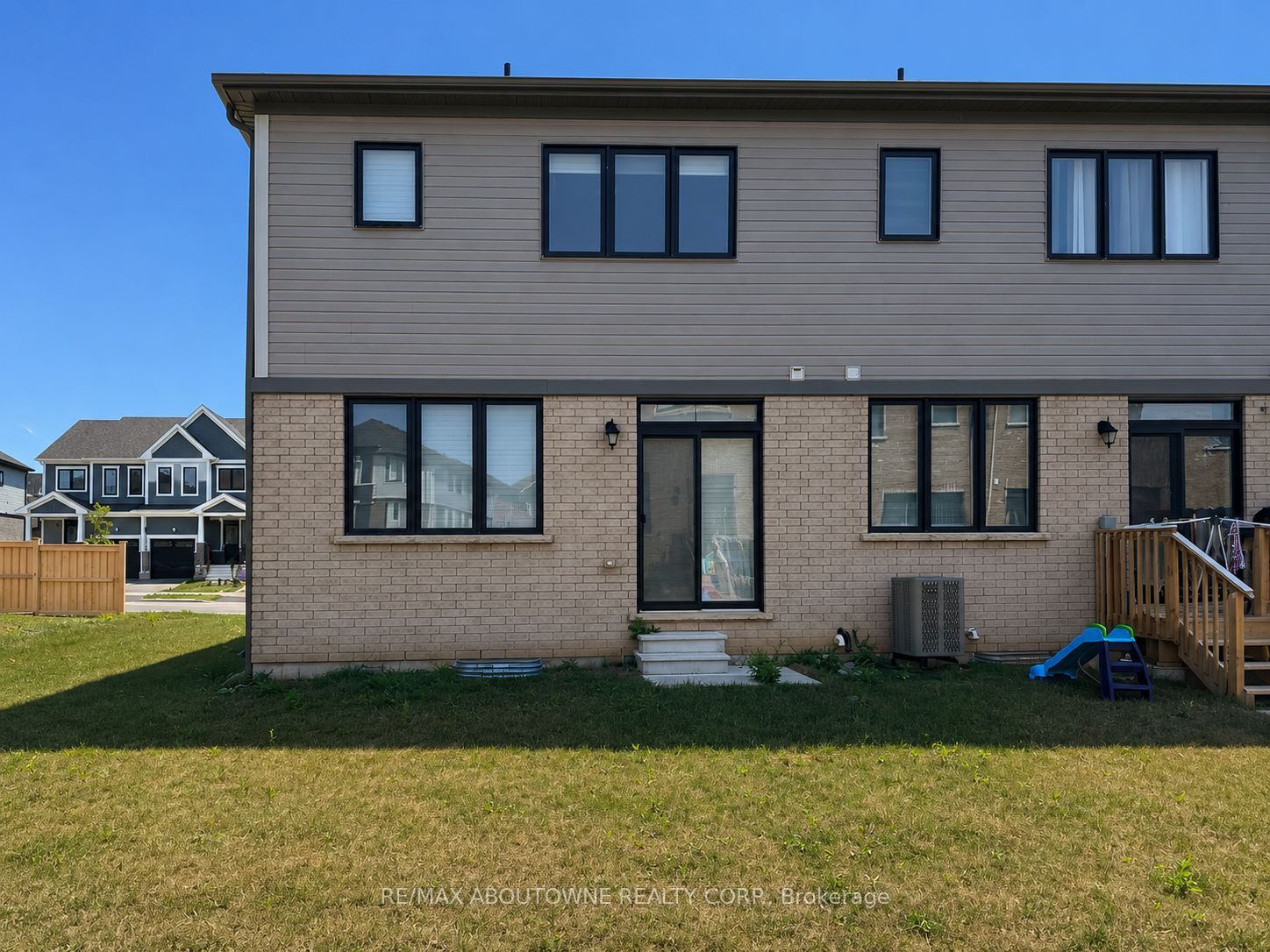 94 Granville Crescent Property Photo 3