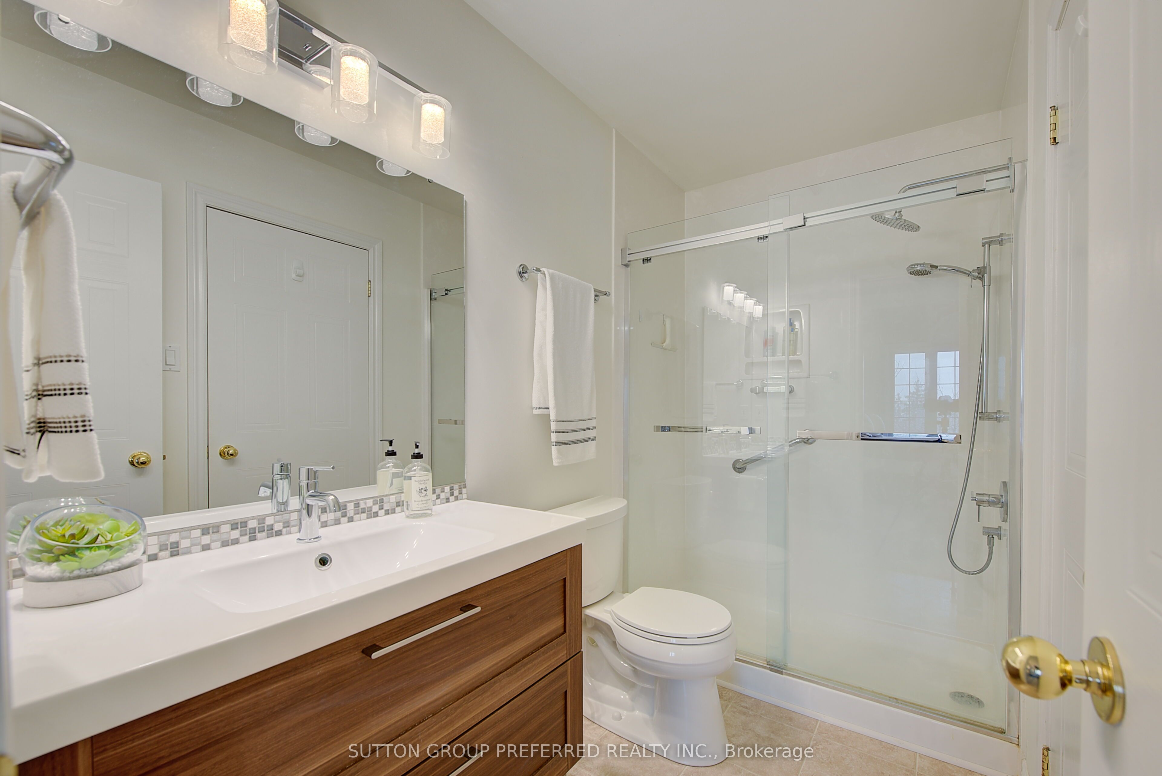270 North Centre Road 20 Property Photo 26