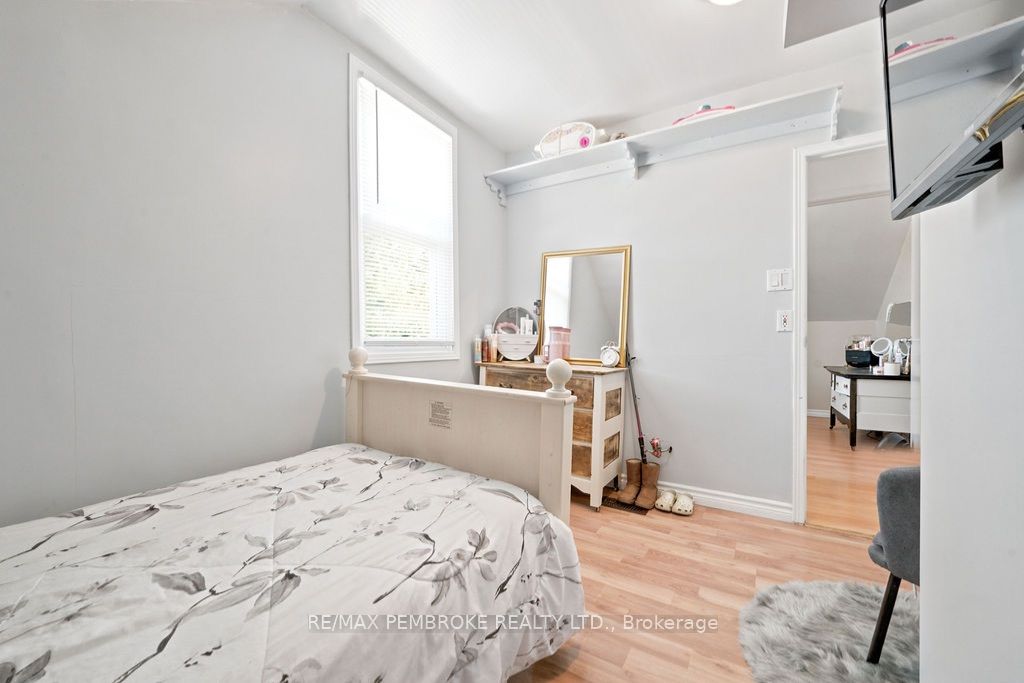 617 Third Avenue S Property Photo 24