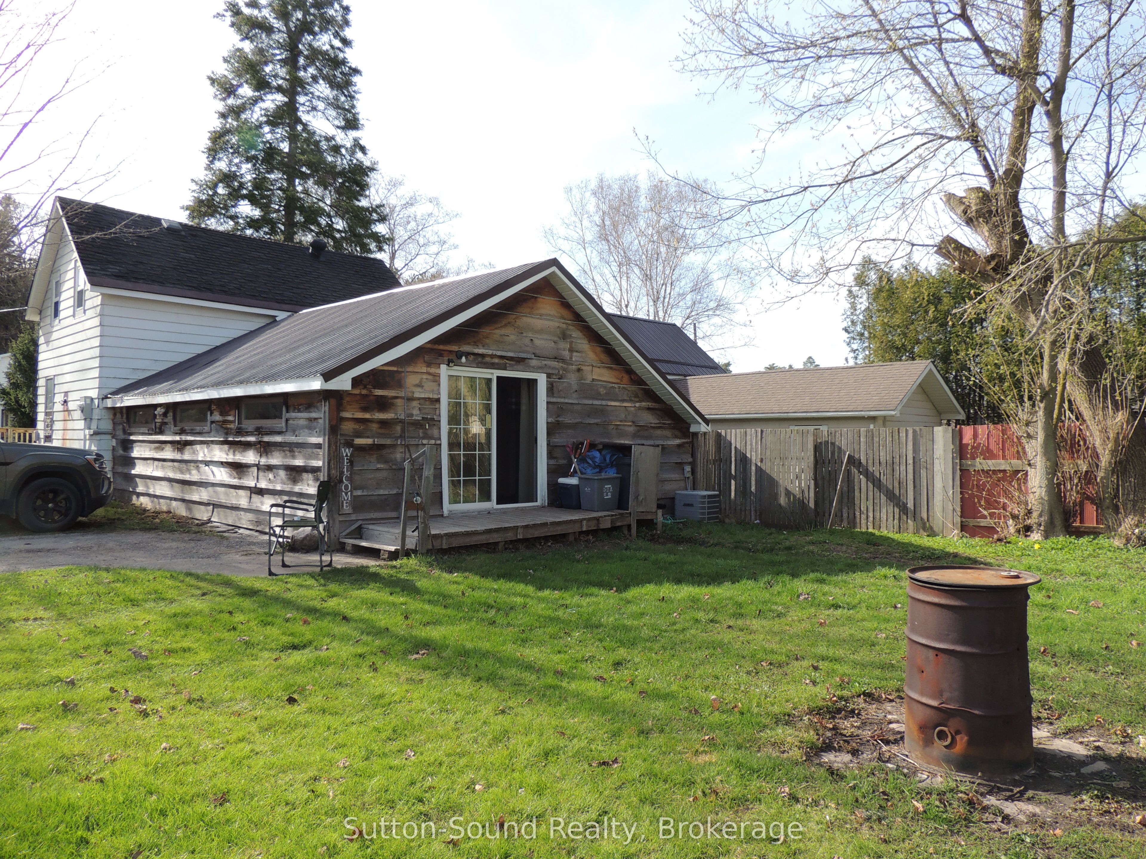 486 Elizabeth Street Property Photo 6