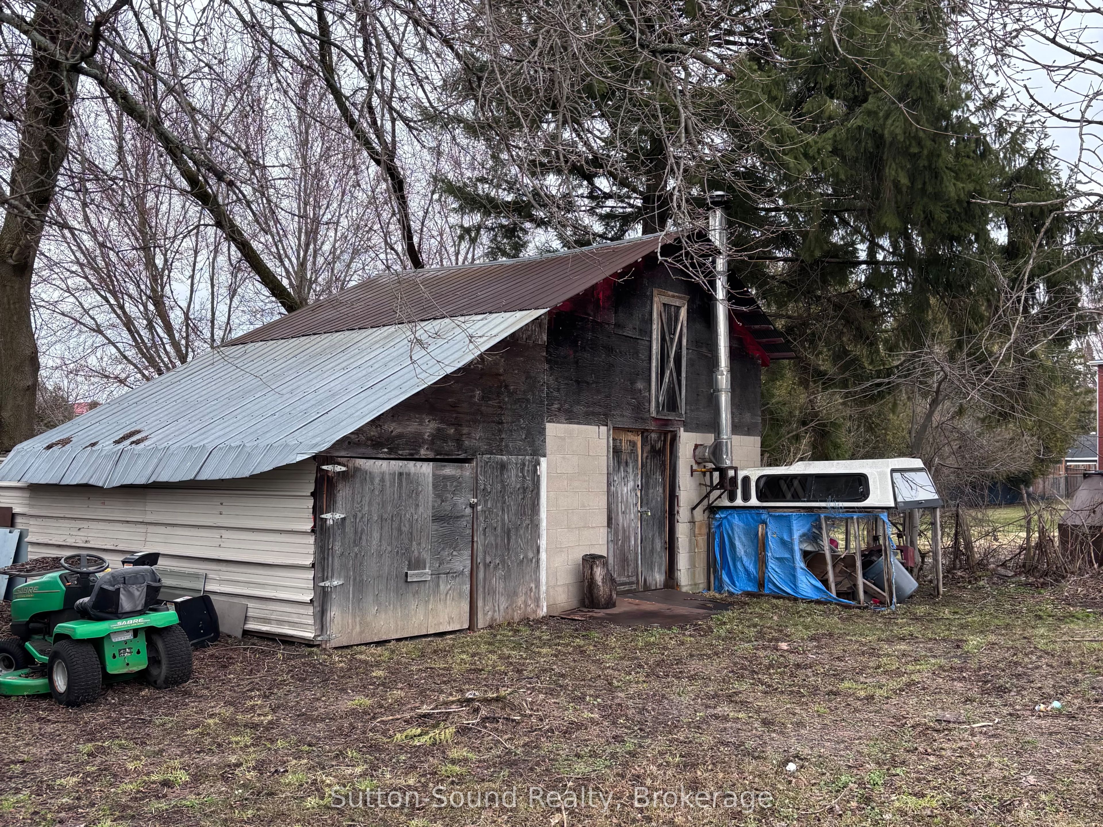 486 Elizabeth Street Property Photo 15