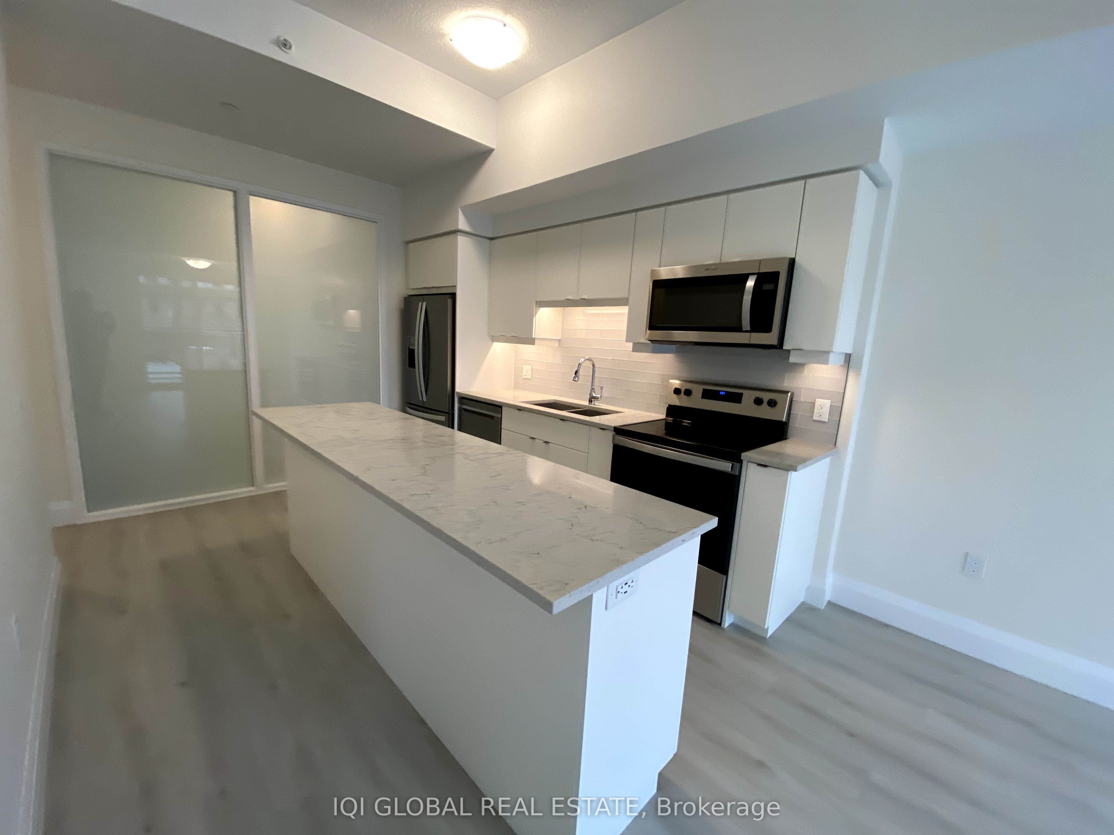 93 Arthur Street S 105 Property Photo 6
