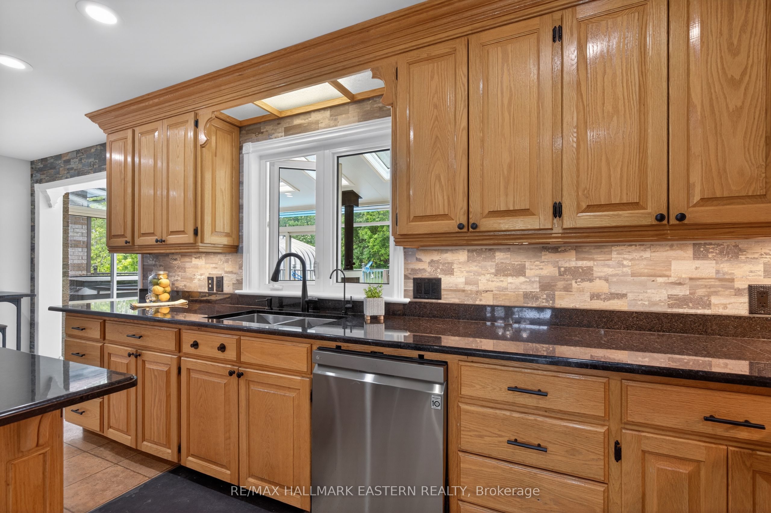 4038 Spring Road Property Photo 11