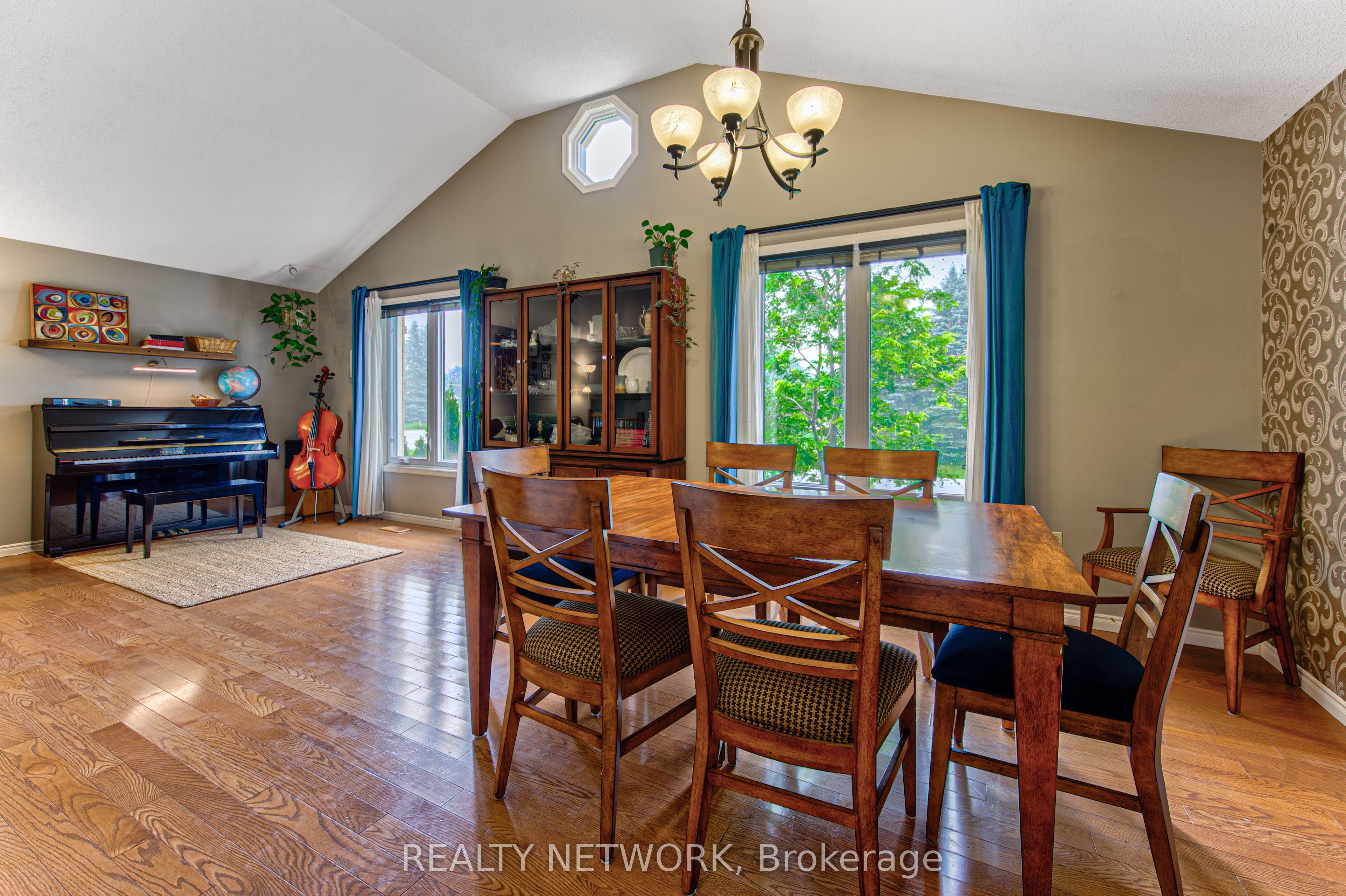 40 Peter Street Property Photo 12