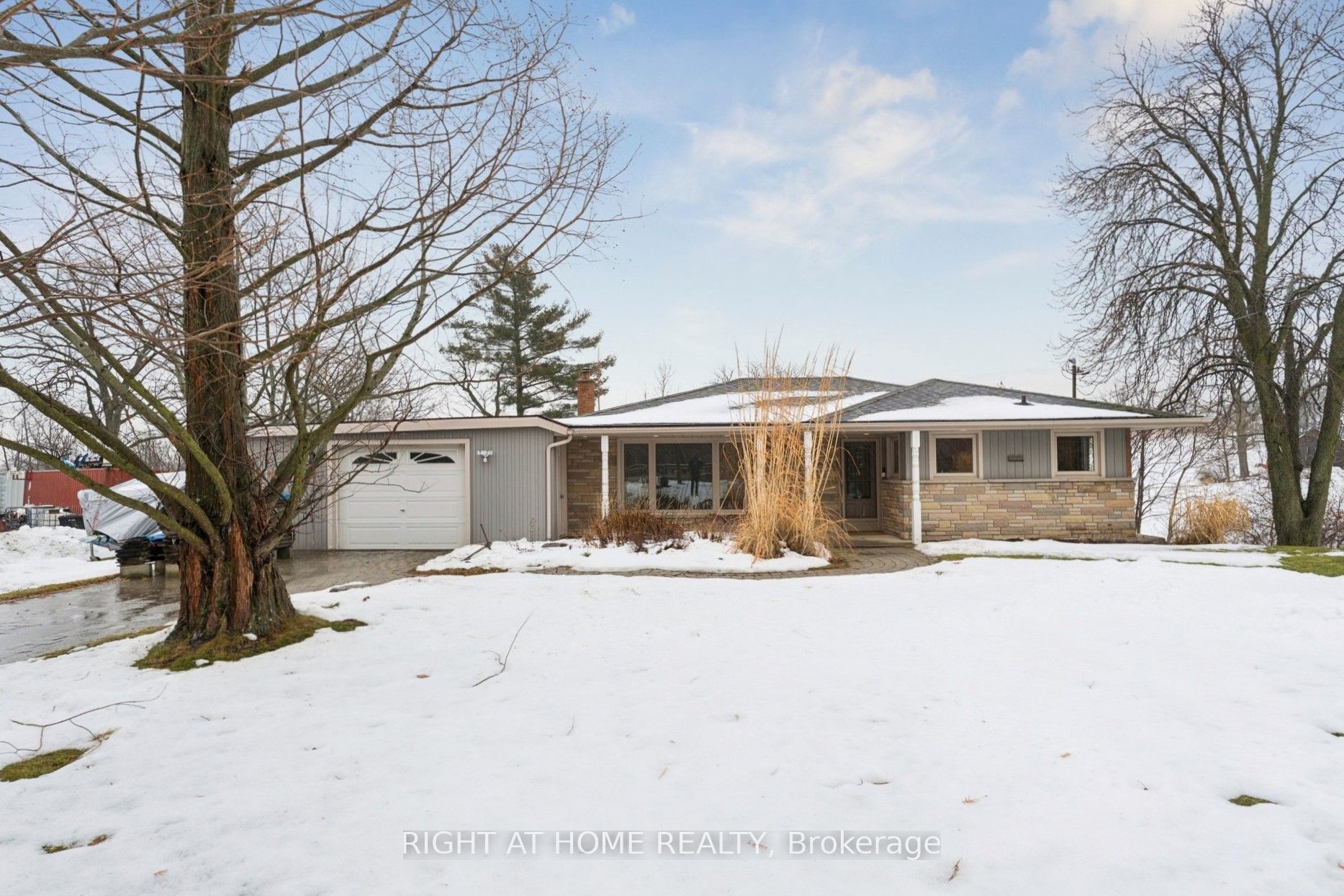 4451 Thirty Road Property Photo 3