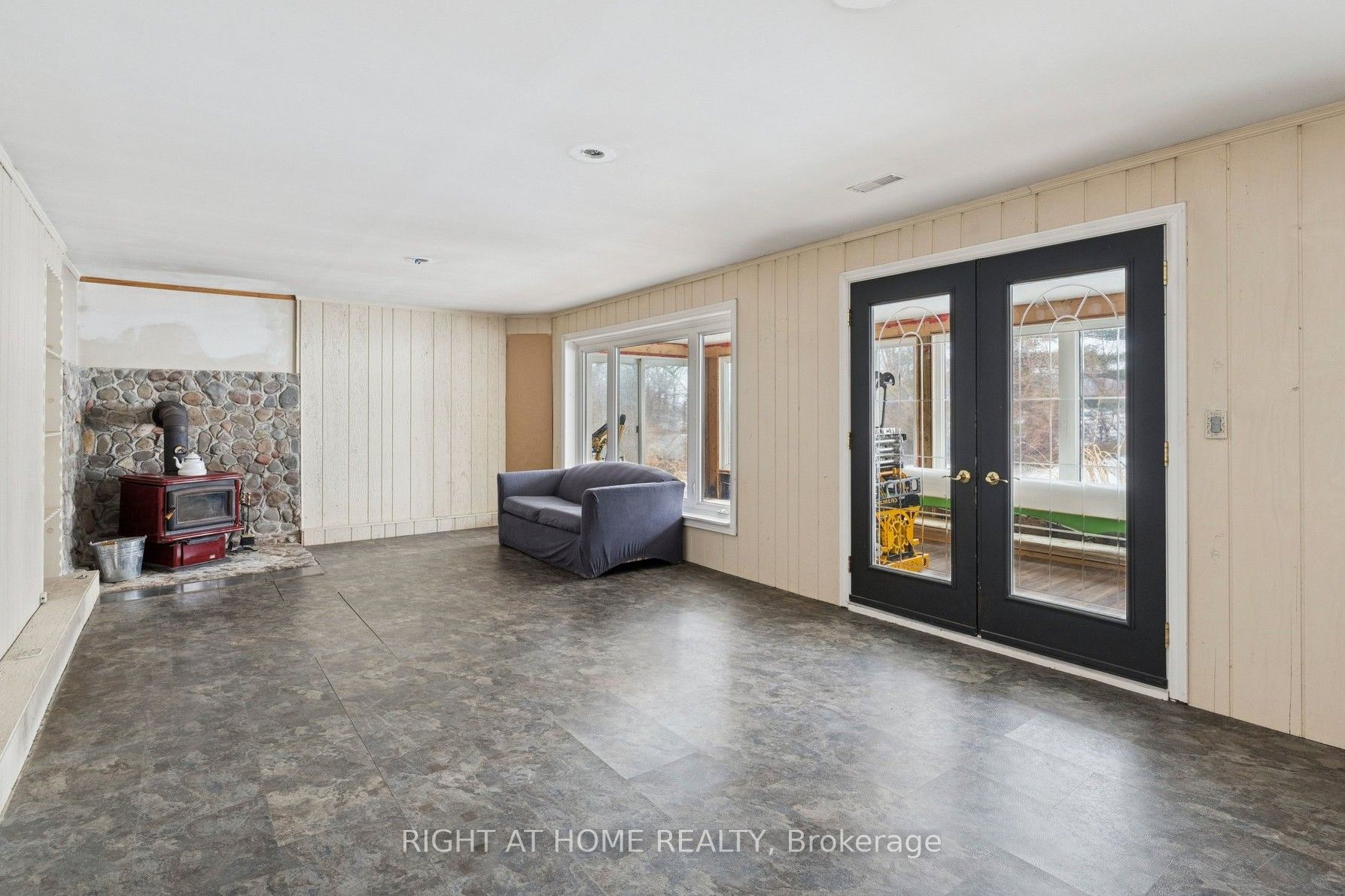 4451 Thirty Road Property Photo 9