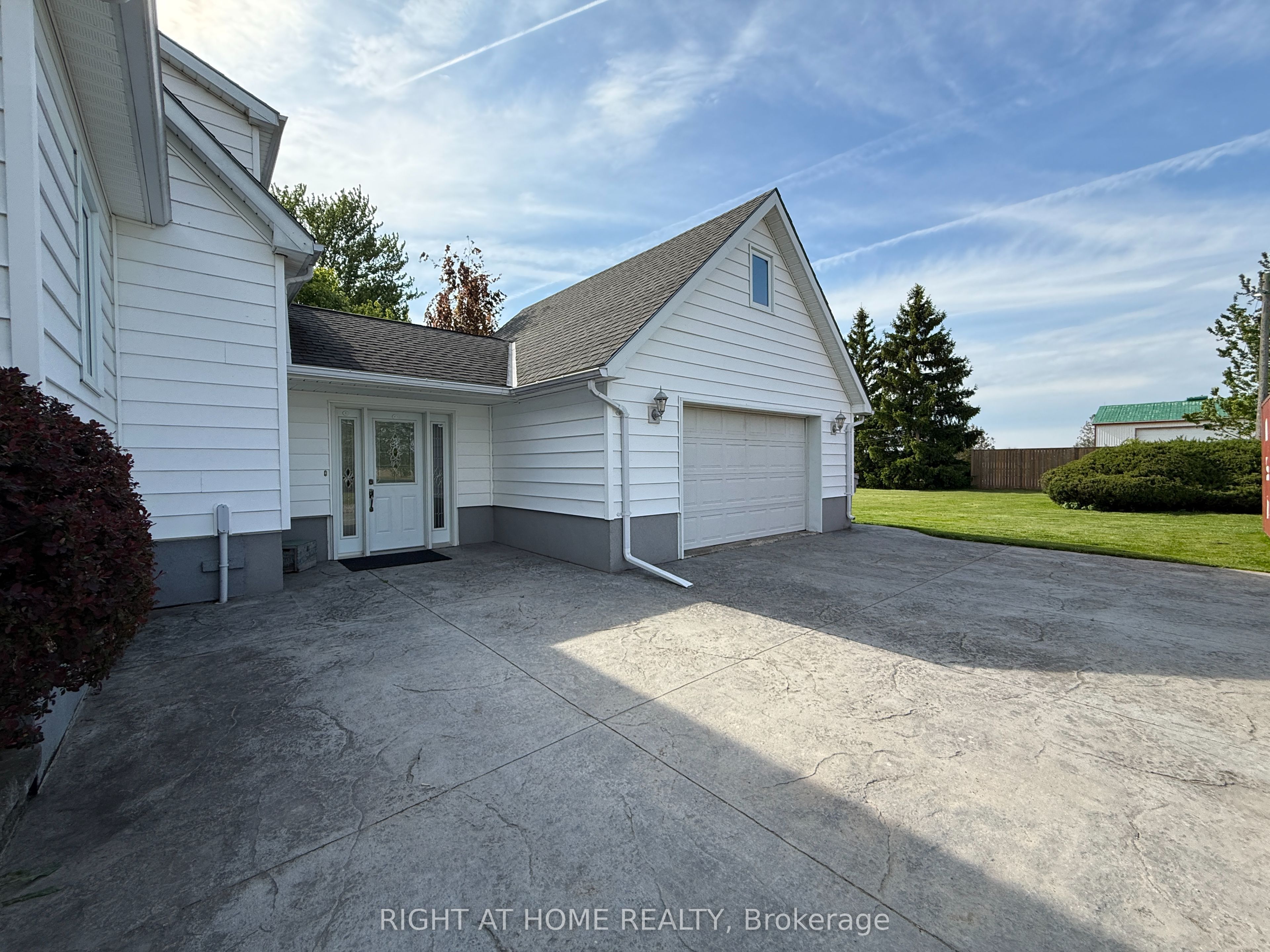 8192 Petrolia Line Property Photo 33