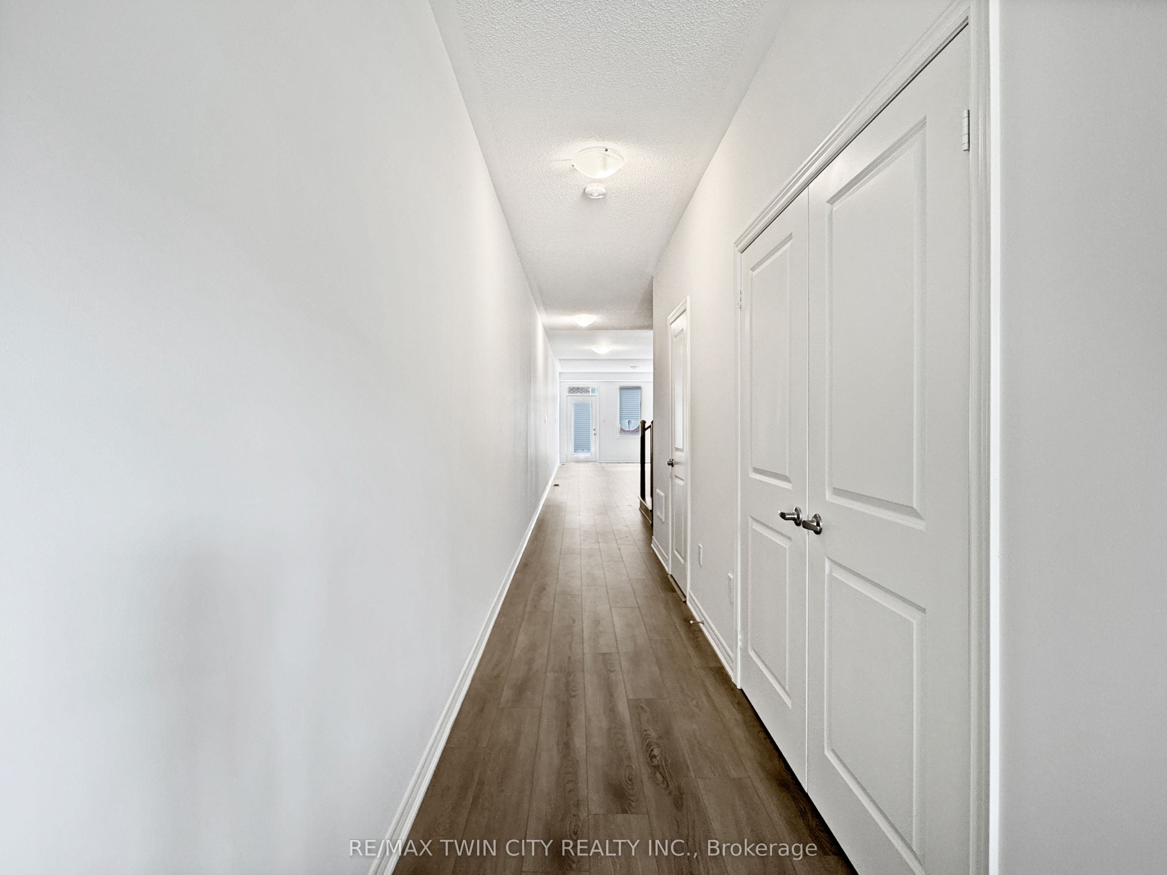 82 Gledhill Crescent Property Photo 4