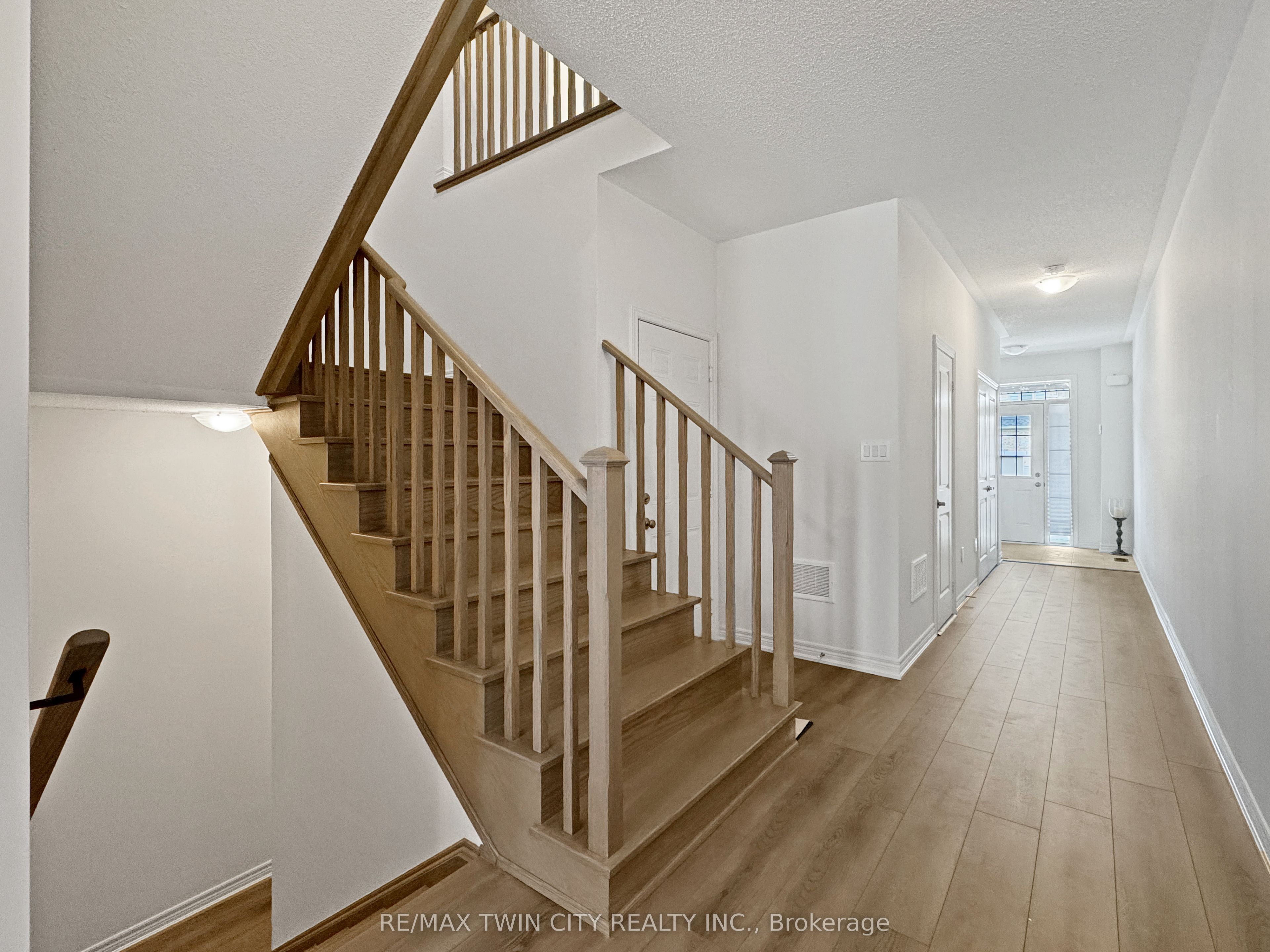82 Gledhill Crescent Property Photo 5