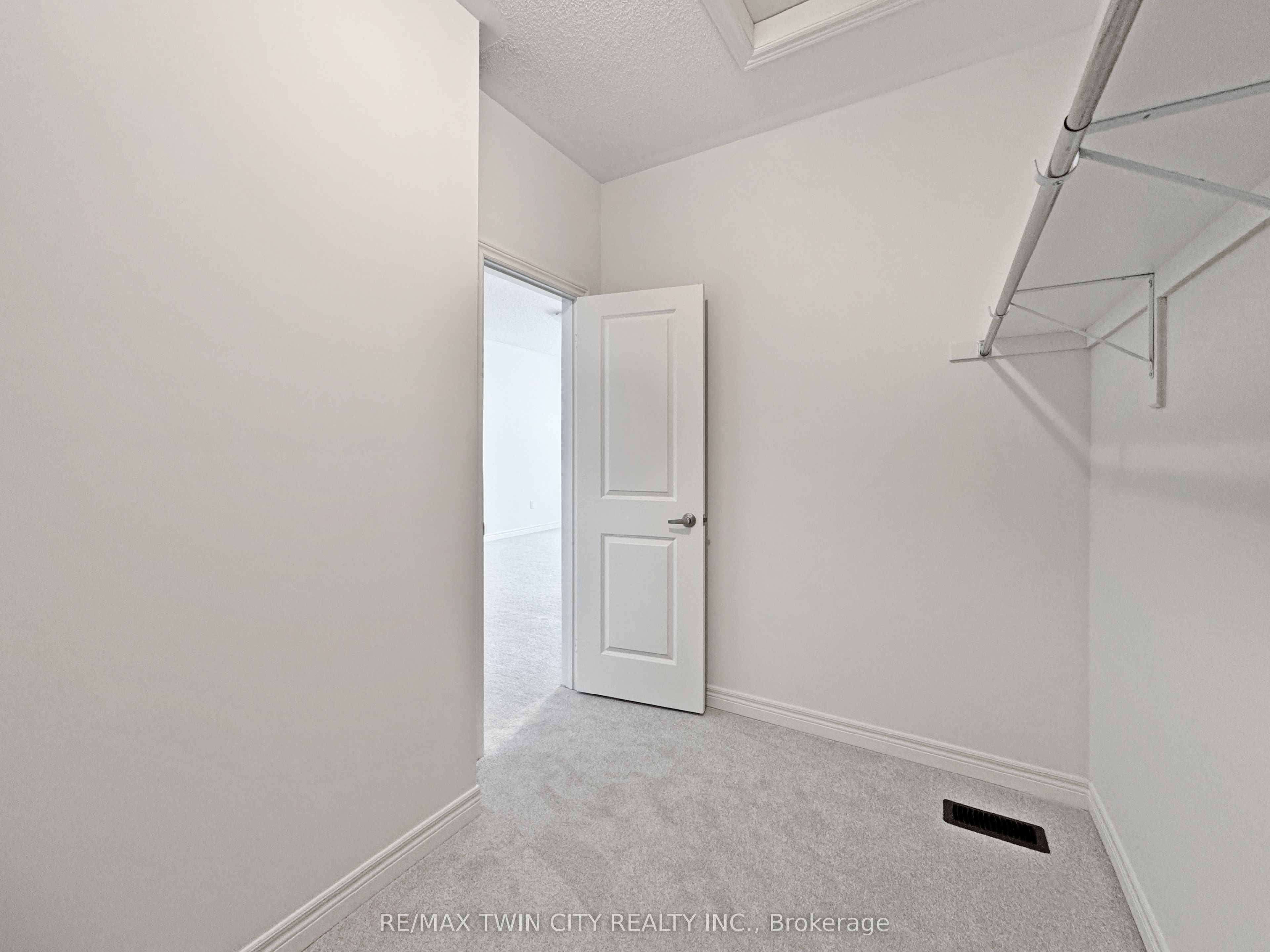 82 Gledhill Crescent Property Photo 30
