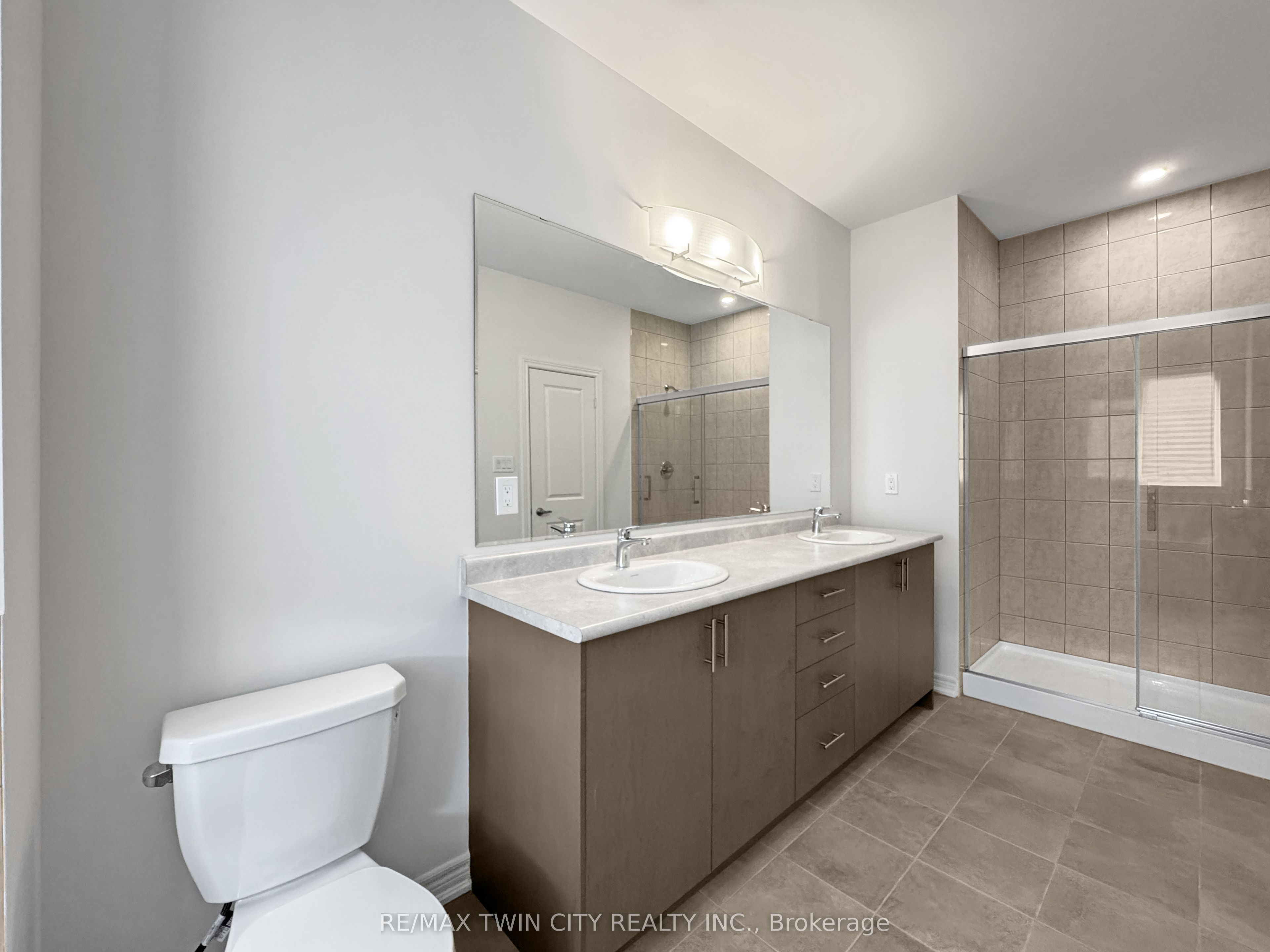 82 Gledhill Crescent Property Photo 33