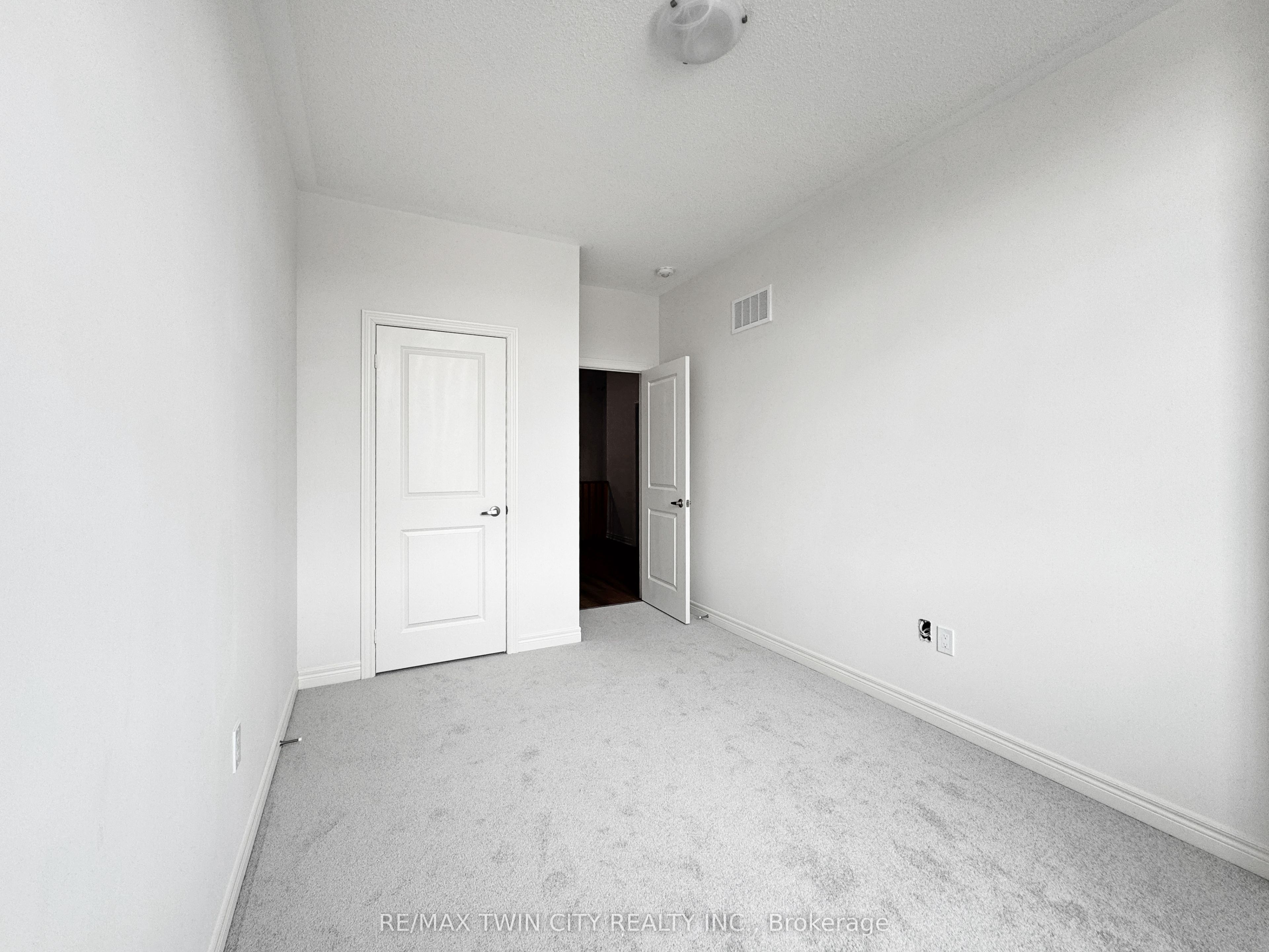 82 Gledhill Crescent Property Photo 37