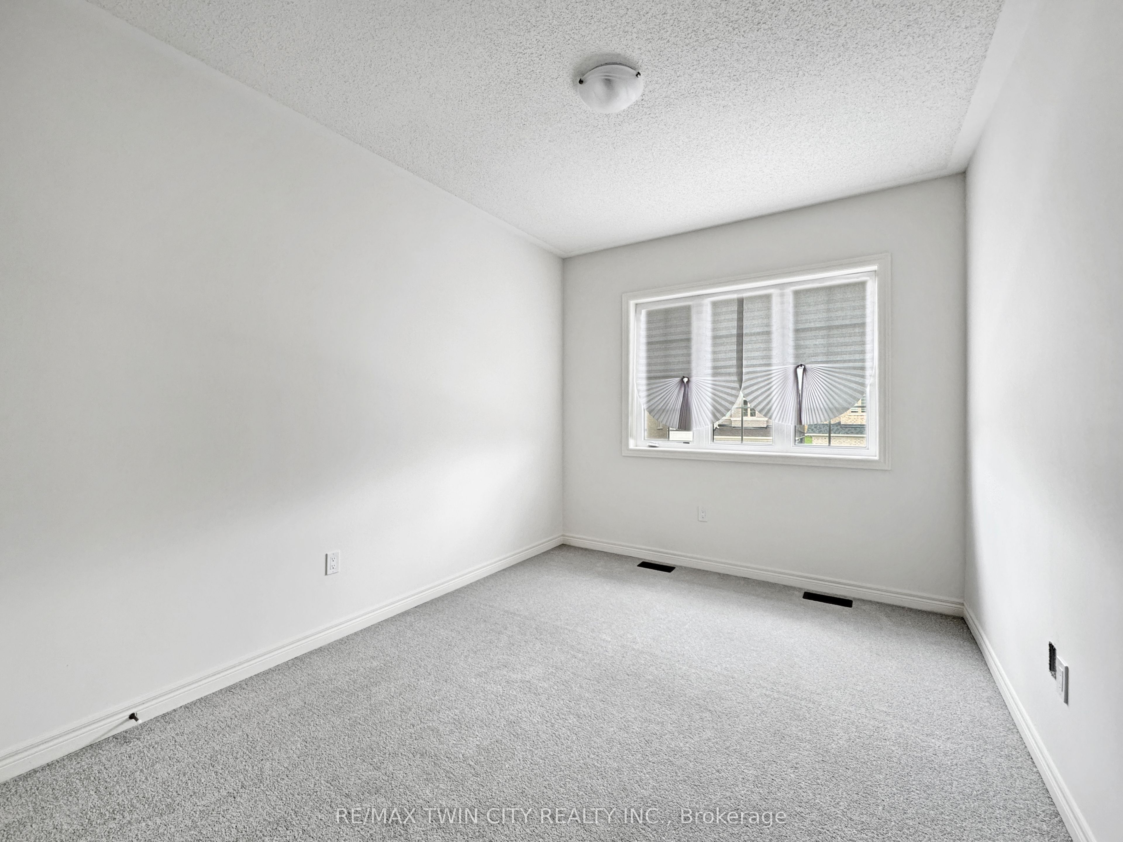 82 Gledhill Crescent Property Photo 38