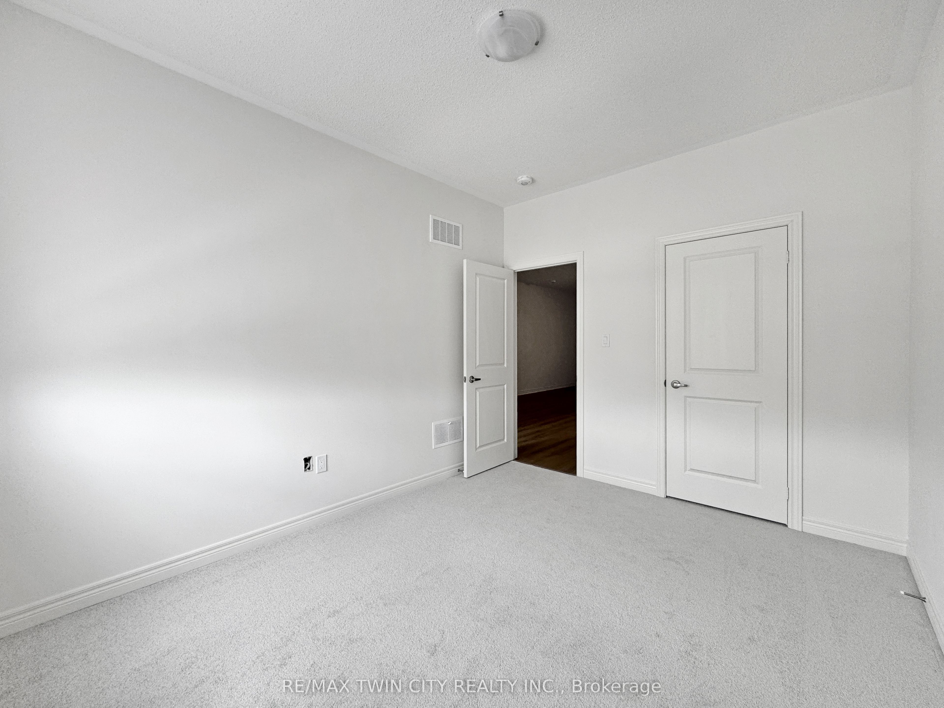 82 Gledhill Crescent Property Photo 40