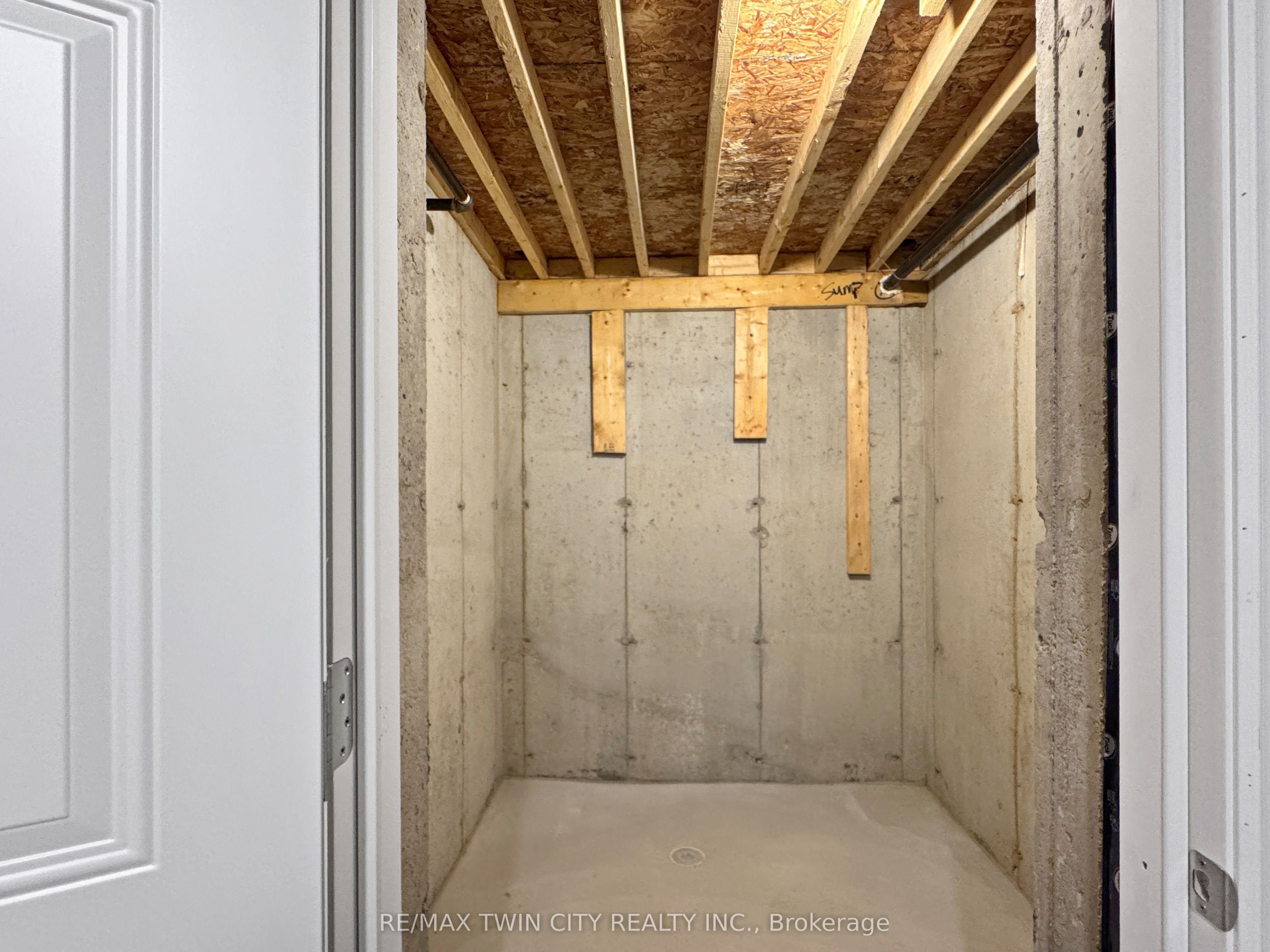 82 Gledhill Crescent Property Photo 45