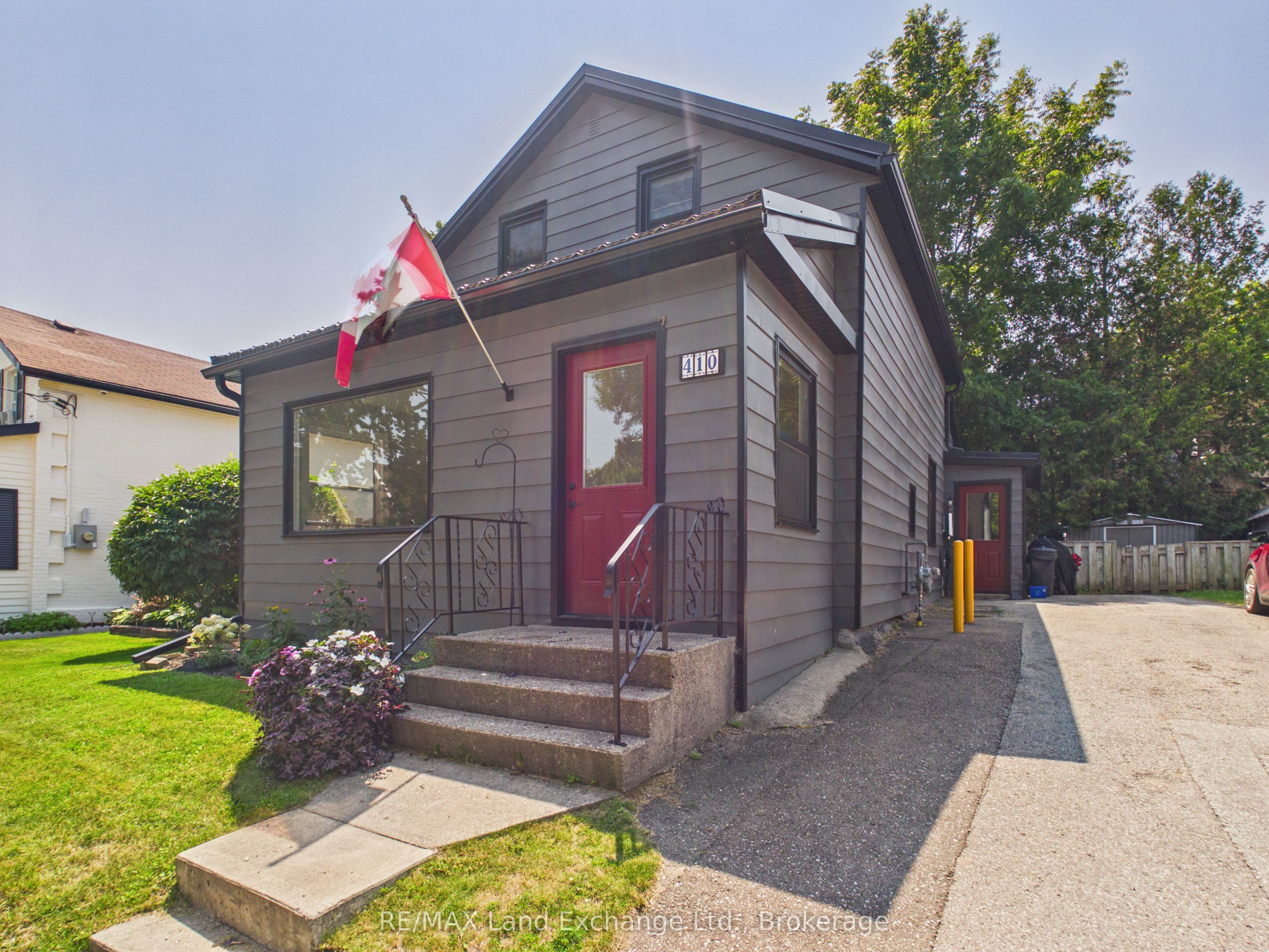 410 Russell Street Property Photo 1