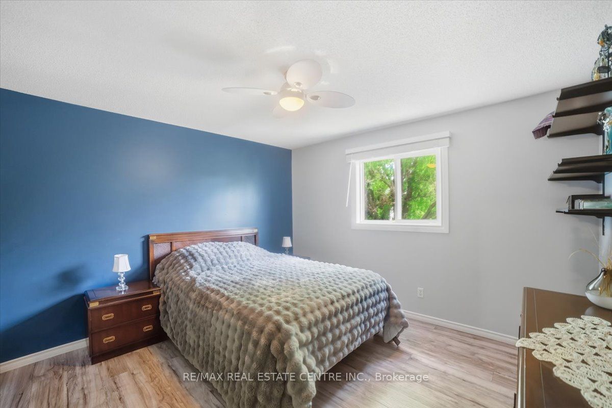 4804 John Street Property Photo 19