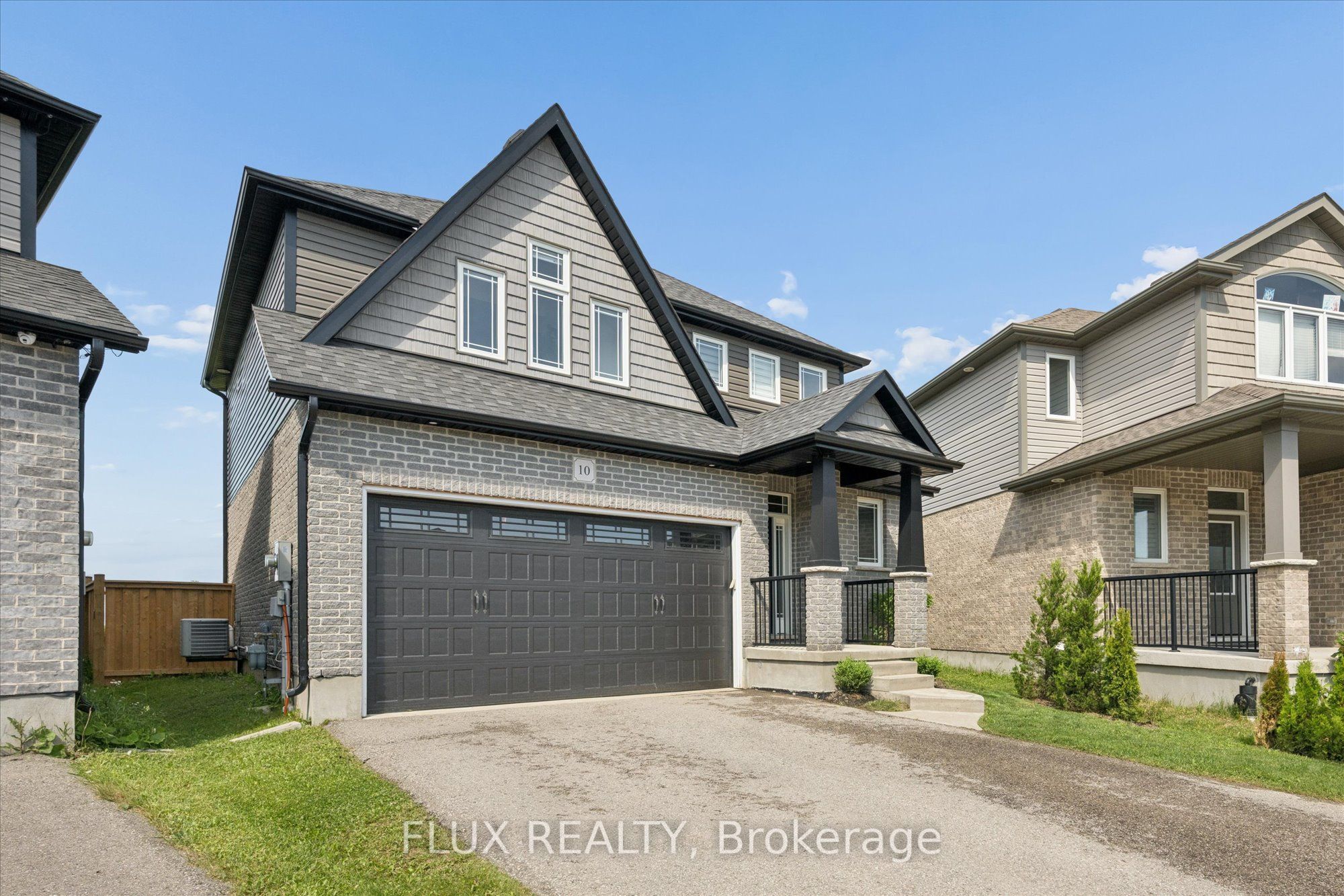 10 Sparrow Crescent Property Photo 2
