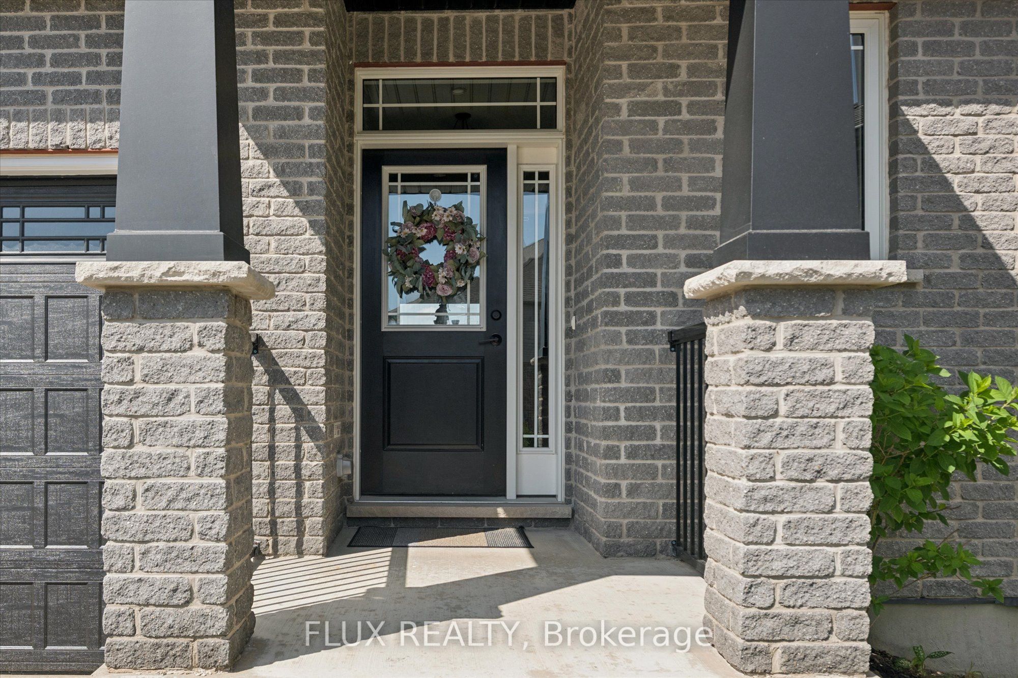 10 Sparrow Crescent Property Photo 4