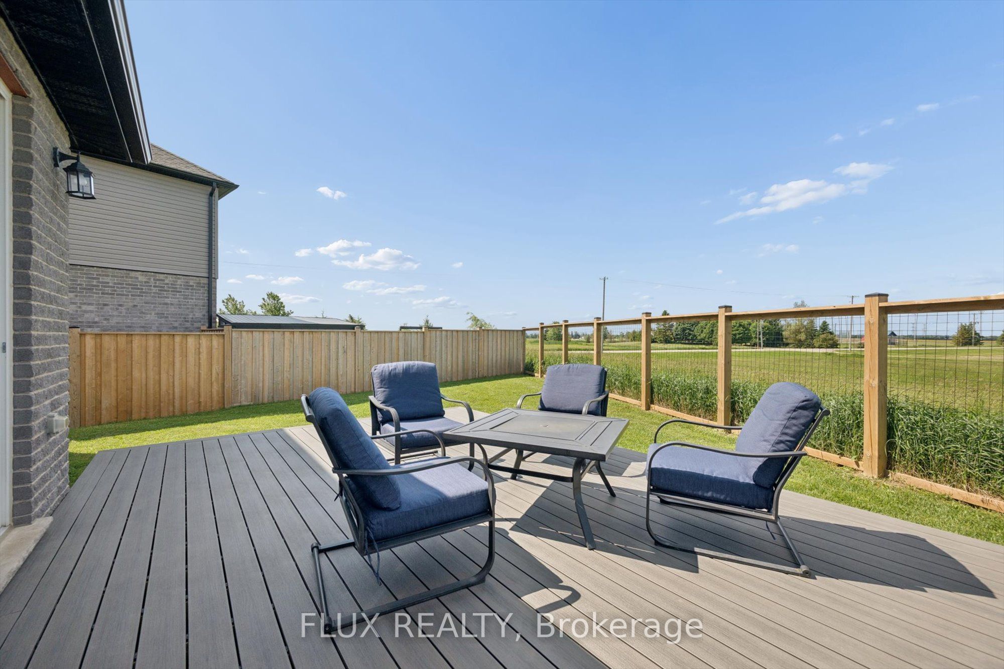 10 Sparrow Crescent Property Photo 8