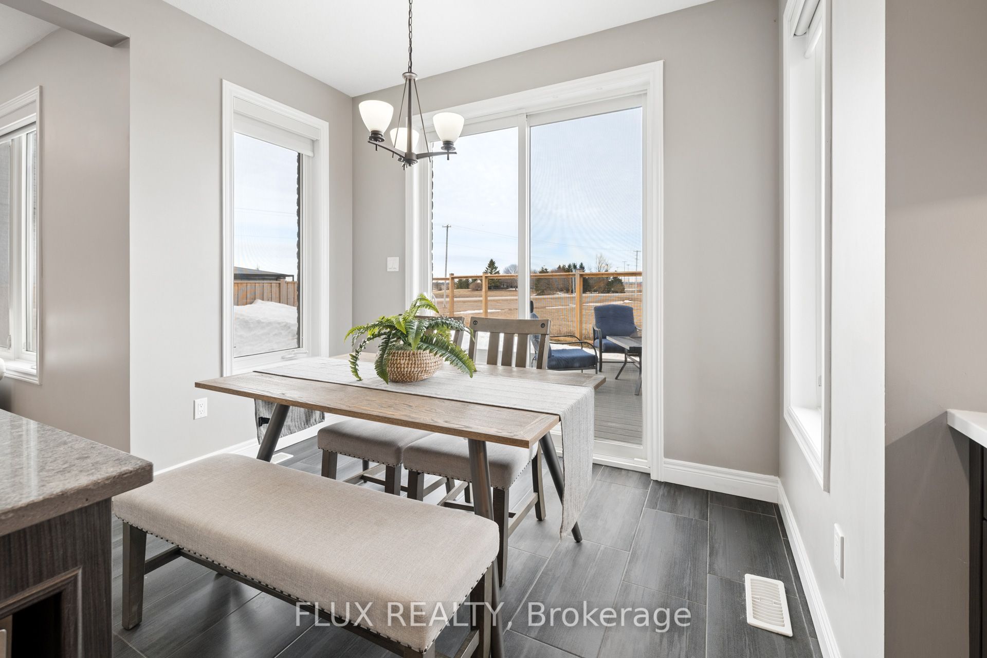10 Sparrow Crescent Property Photo 17