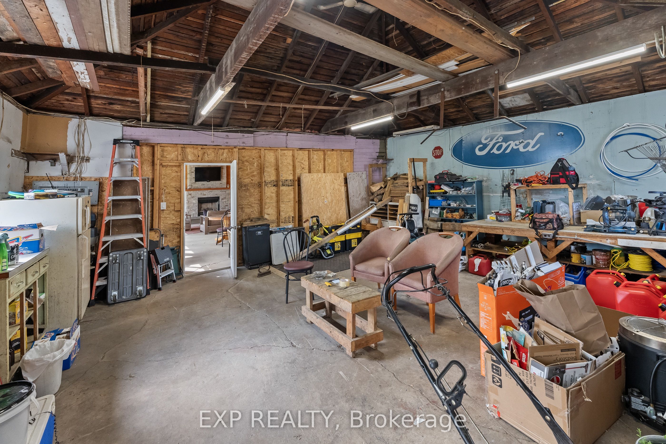 3938 Main Street Property Photo 5