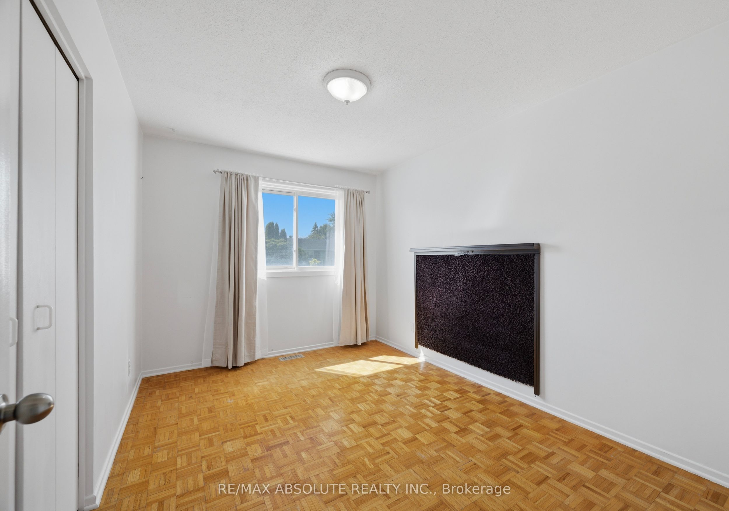 377 Leanne Street Property Photo 18