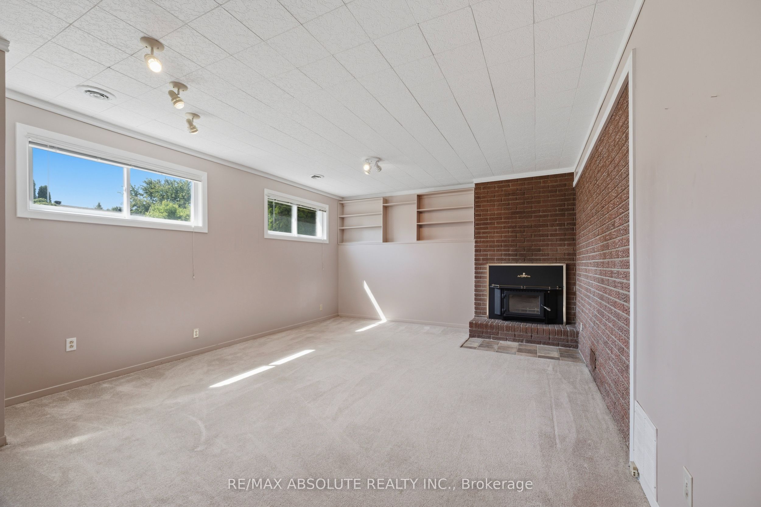 377 Leanne Street Property Photo 21