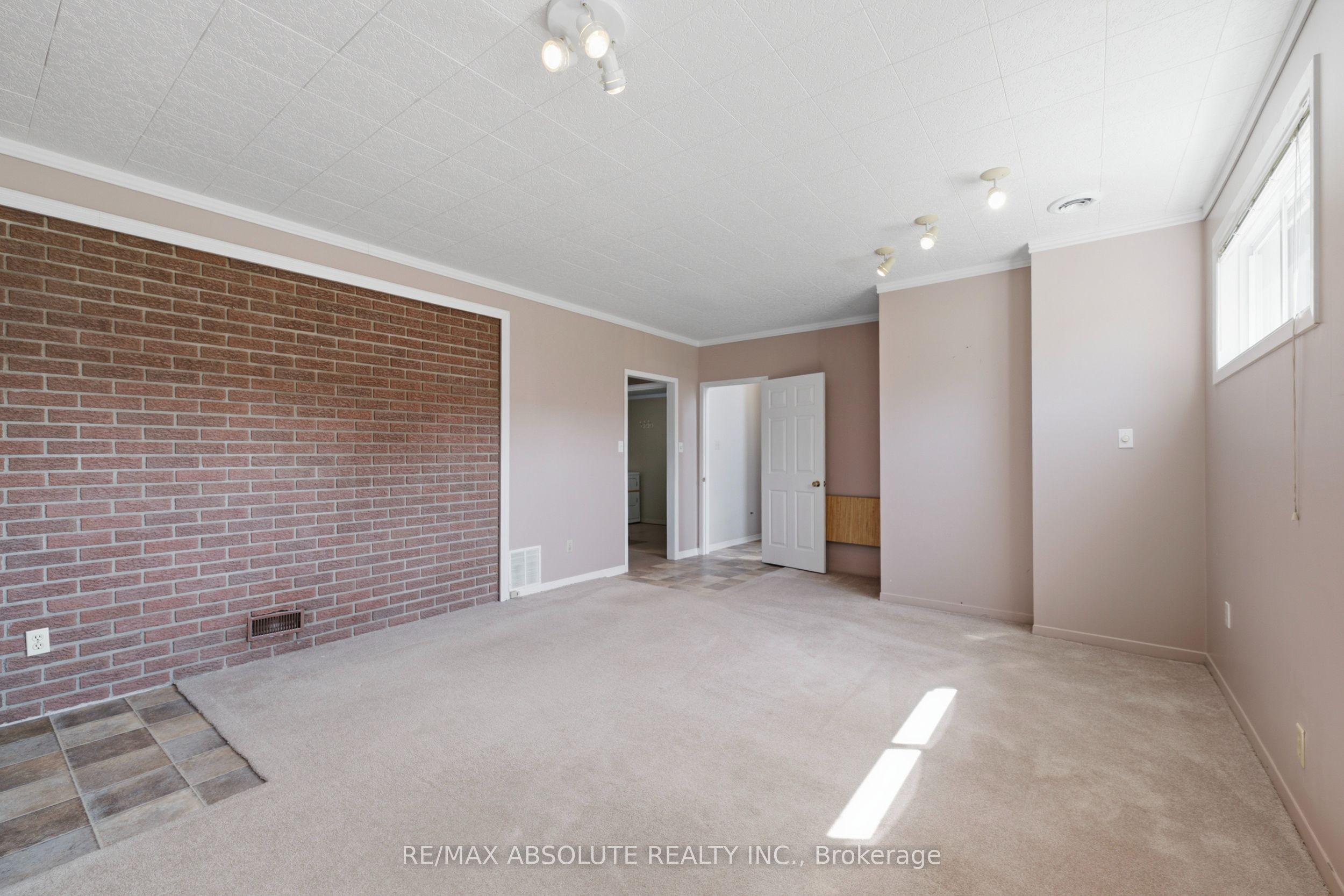 377 Leanne Street Property Photo 22