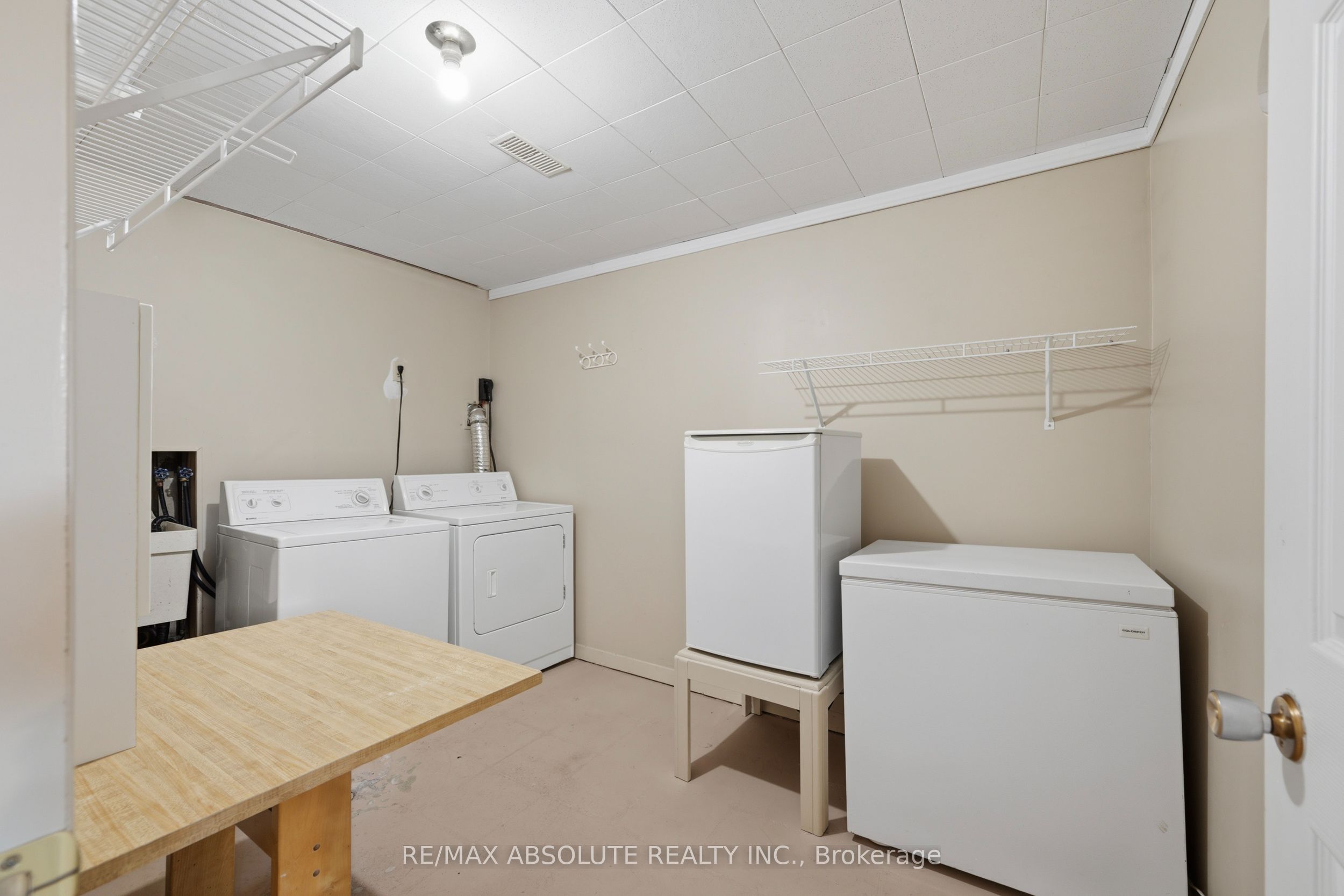377 Leanne Street Property Photo 25