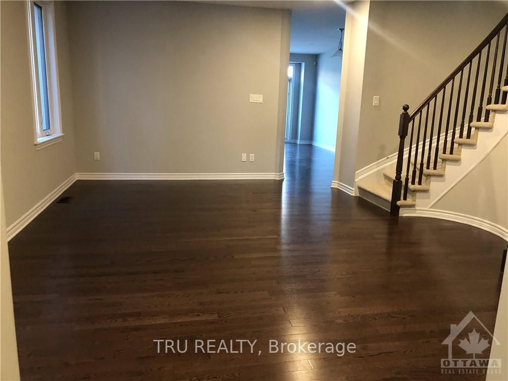 222 Fergus Crescent Property Photo 9