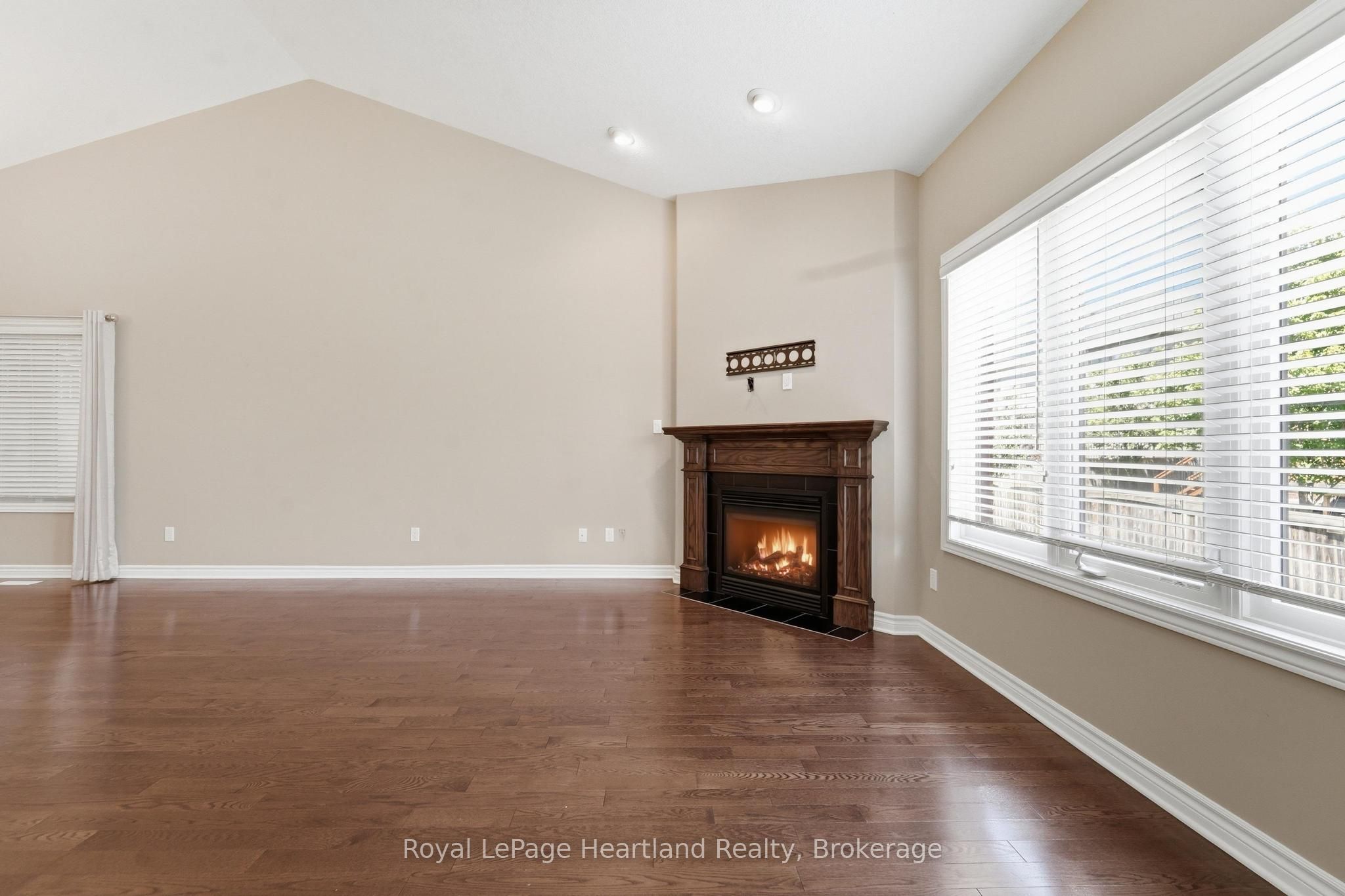 518 Blue Jay Drive 18 Property Photo 14
