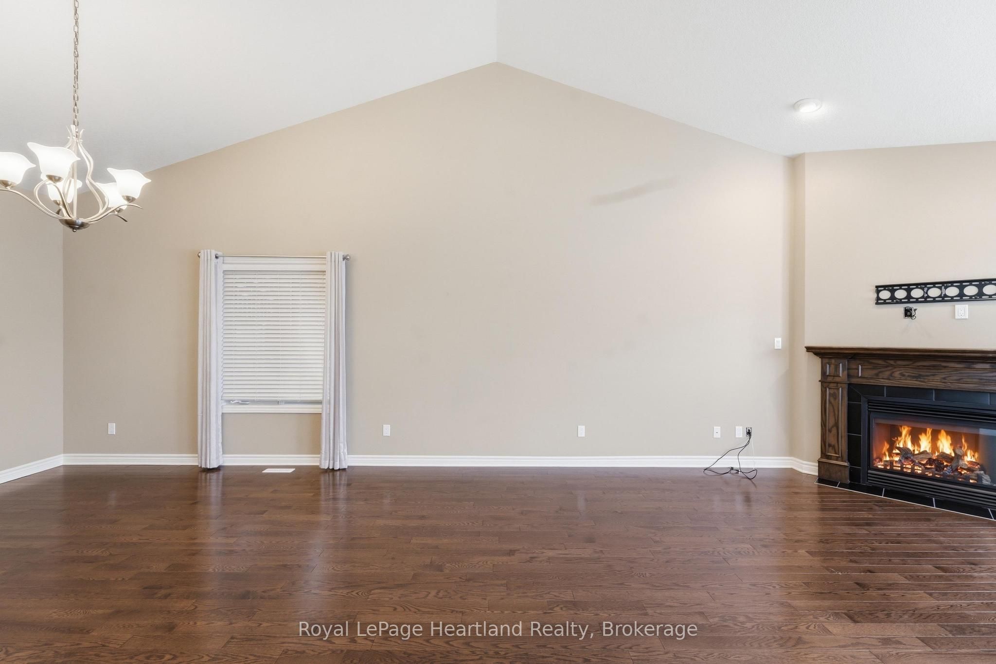 518 Blue Jay Drive 18 Property Photo 15