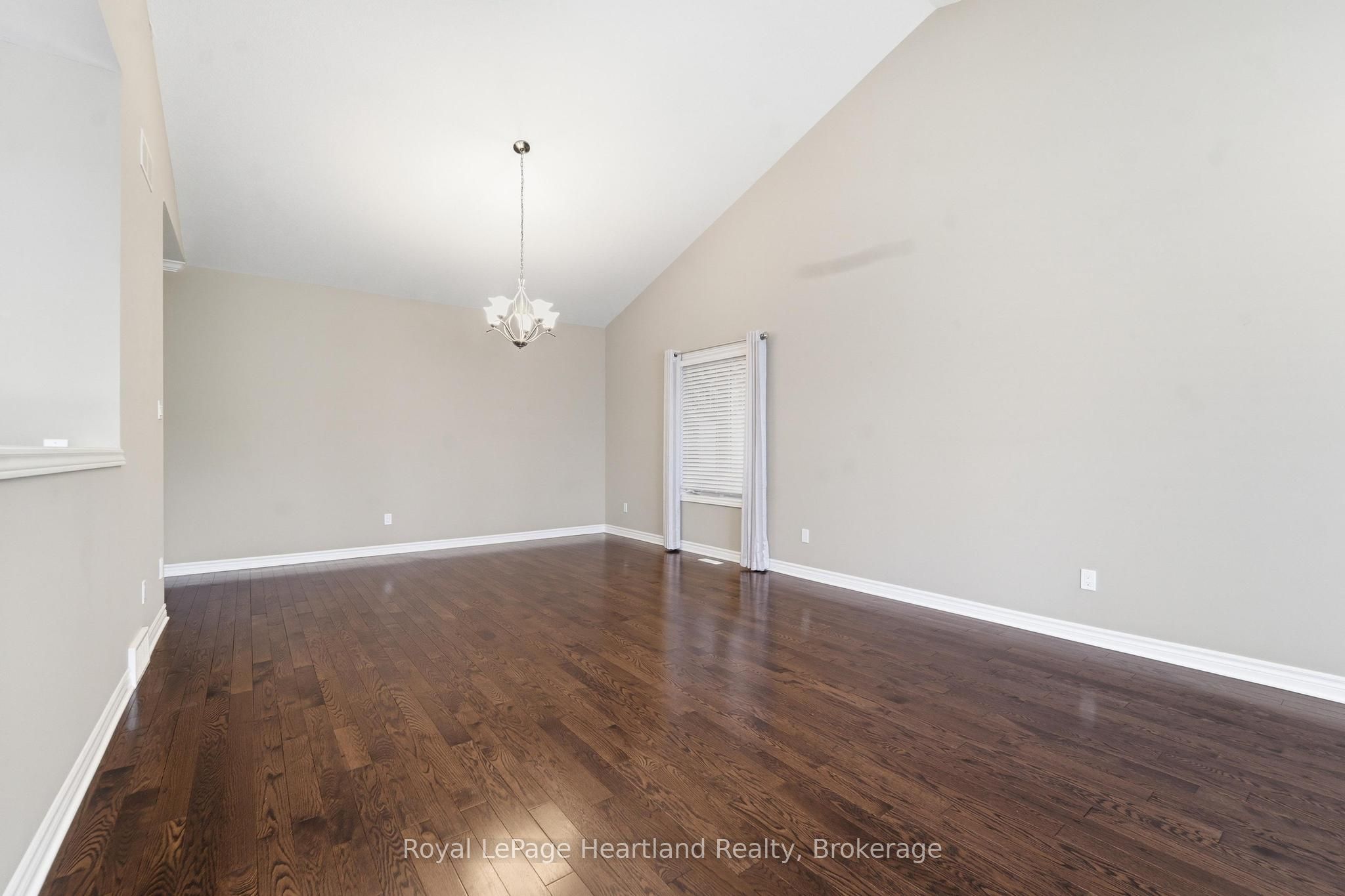 518 Blue Jay Drive 18 Property Photo 16