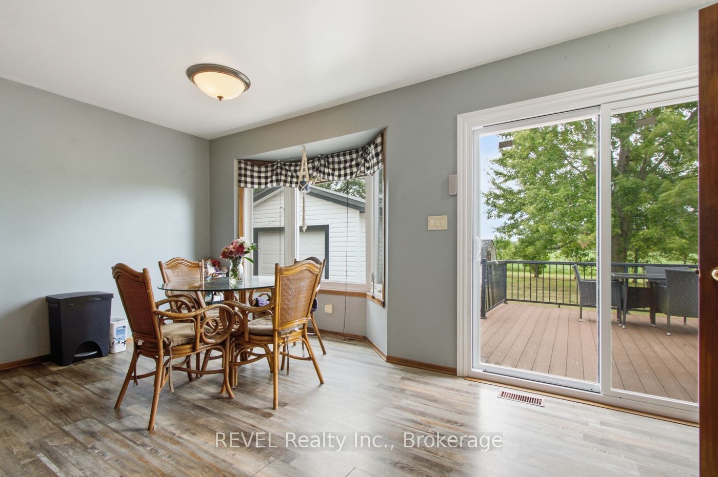 2203 Stevensville Road Property Photo 8