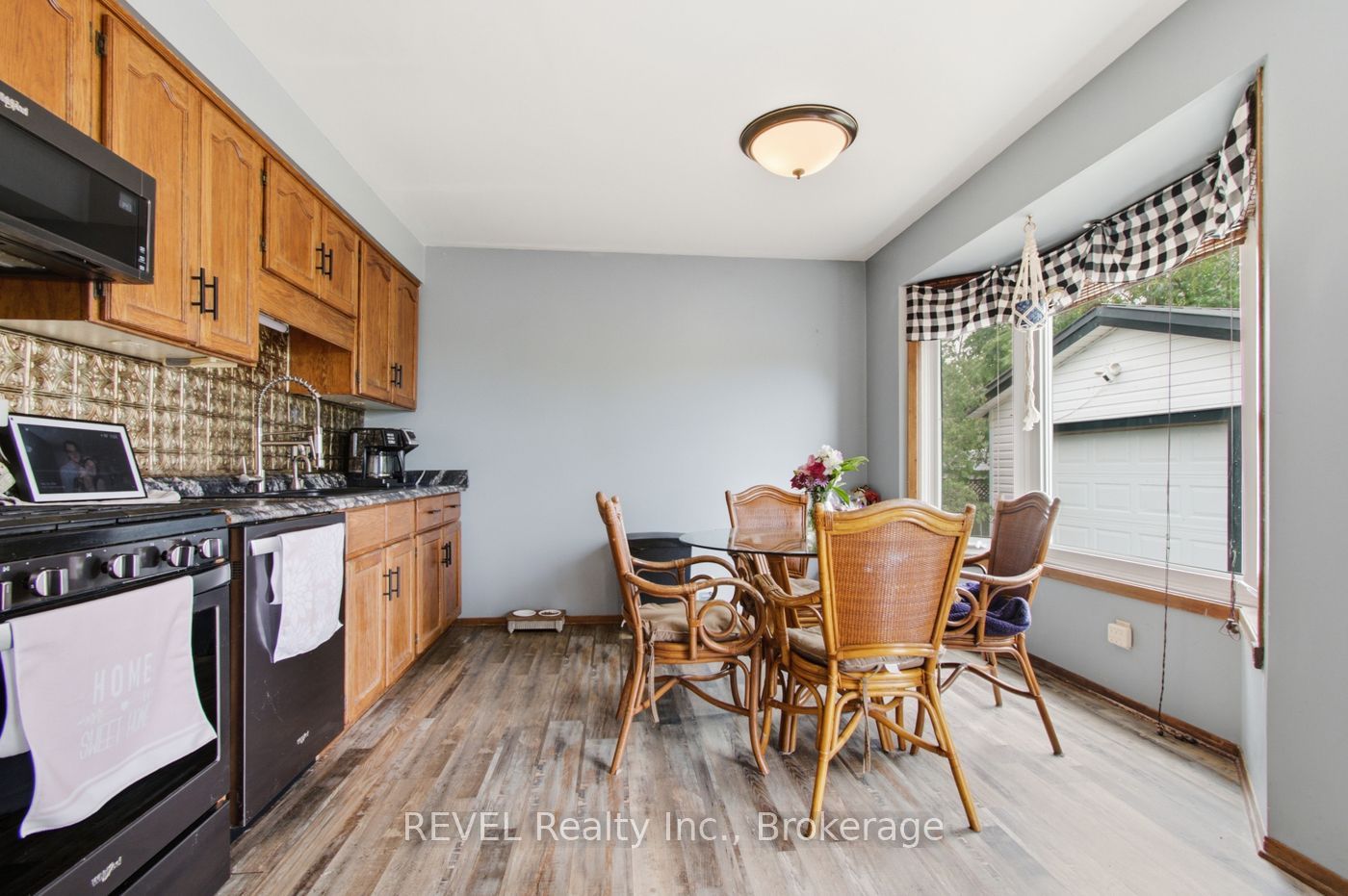 2203 Stevensville Road Property Photo 10