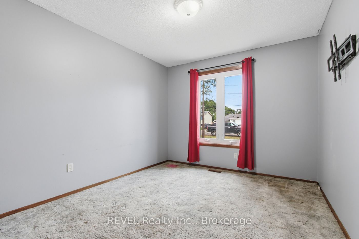 2203 Stevensville Road Property Photo 14