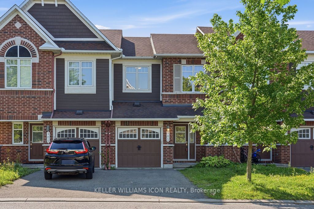 102 Garrity Crescent Property Photo 1