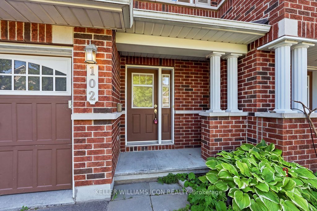 102 Garrity Crescent Property Photo 2