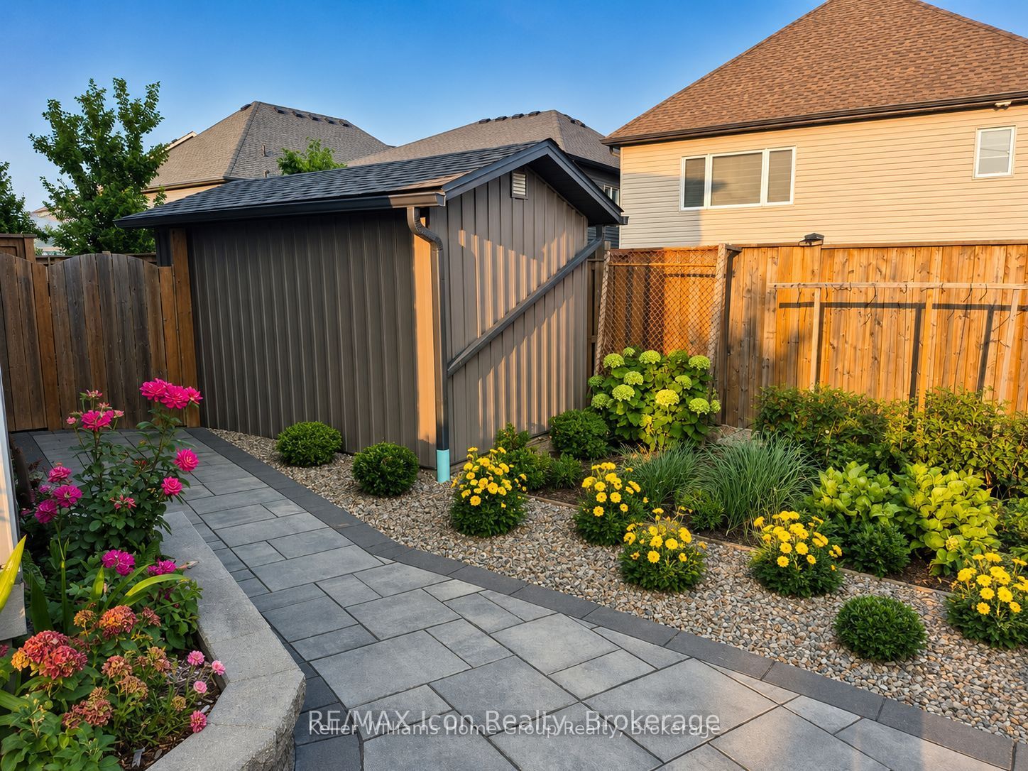 165 Rockcliffe Drive B Property Photo 3