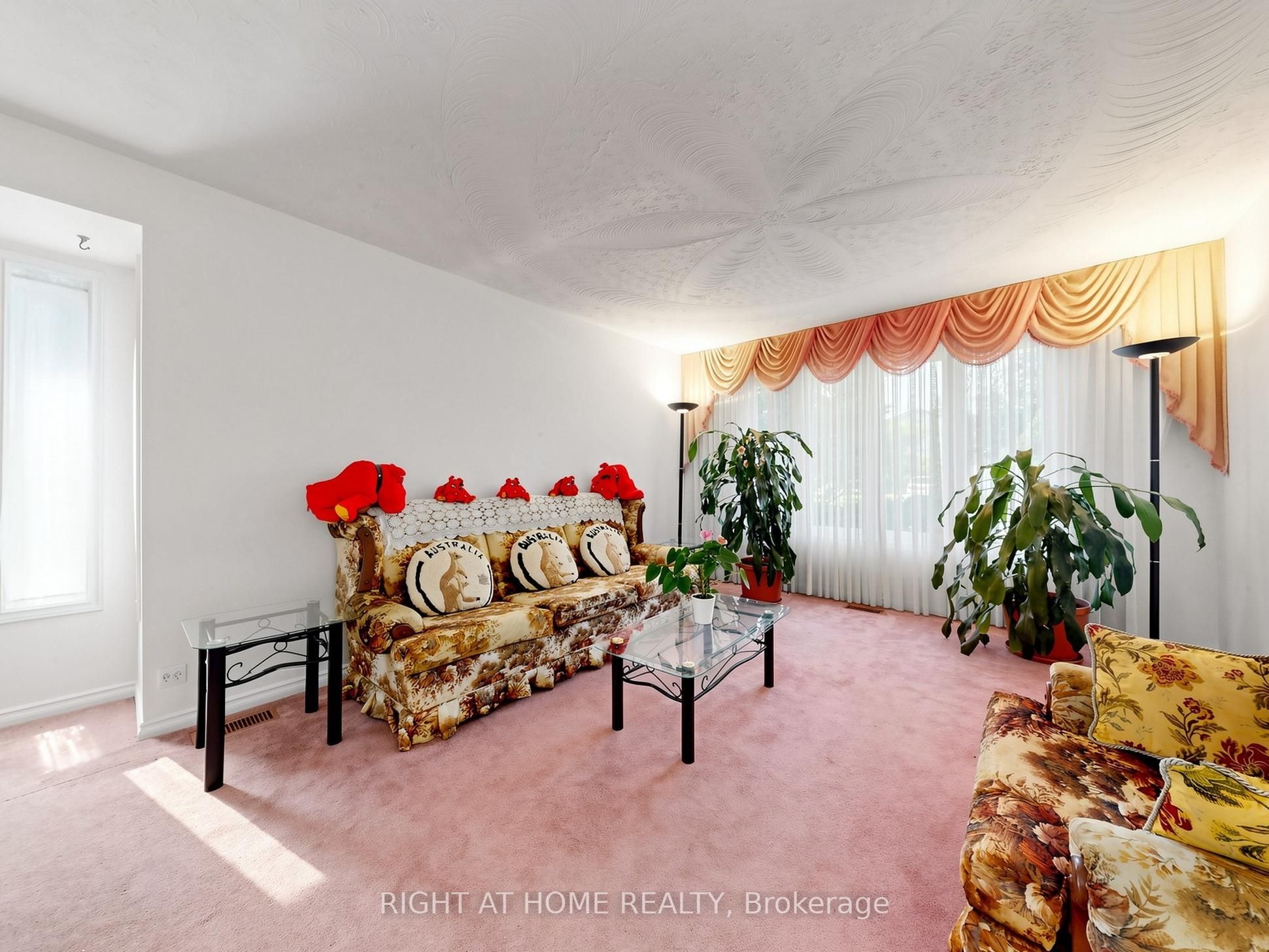 138 Strawberry Drive Property Photo 9